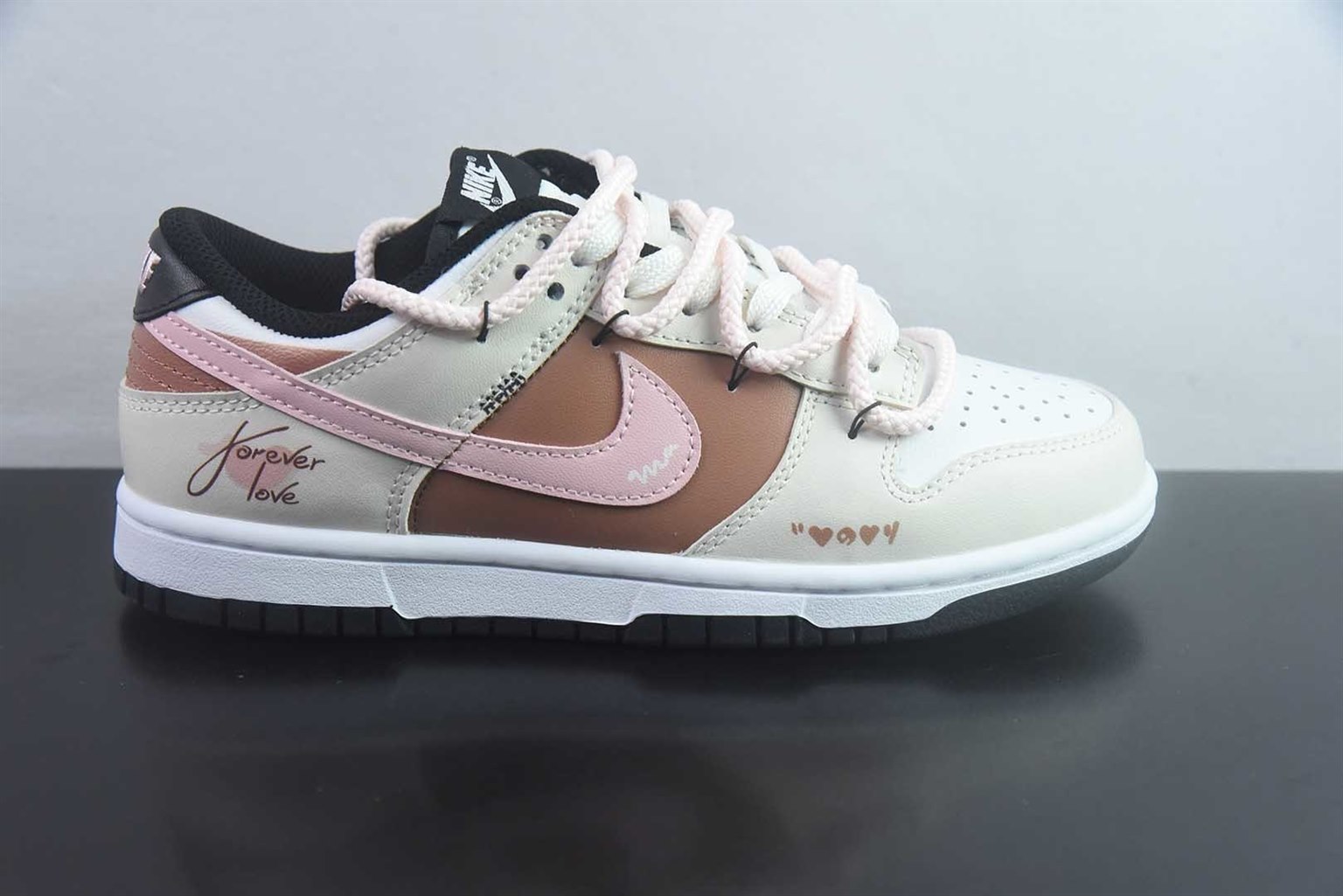 耐克 Nike SB Dunk Low 绑带 白棕粉低帮休闲板鞋 纯原版本 货号:CW1590-100 实拍细节图