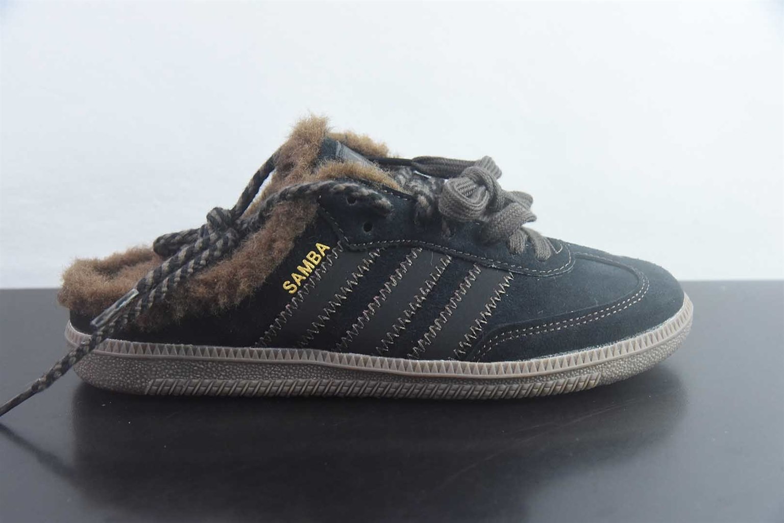 阿迪达斯 Adidas Samba OG Mule 阿迪三叶草休闲加绒一脚蹬半拖 黑棕 纯原版本 货号:HP5054 实拍细节图