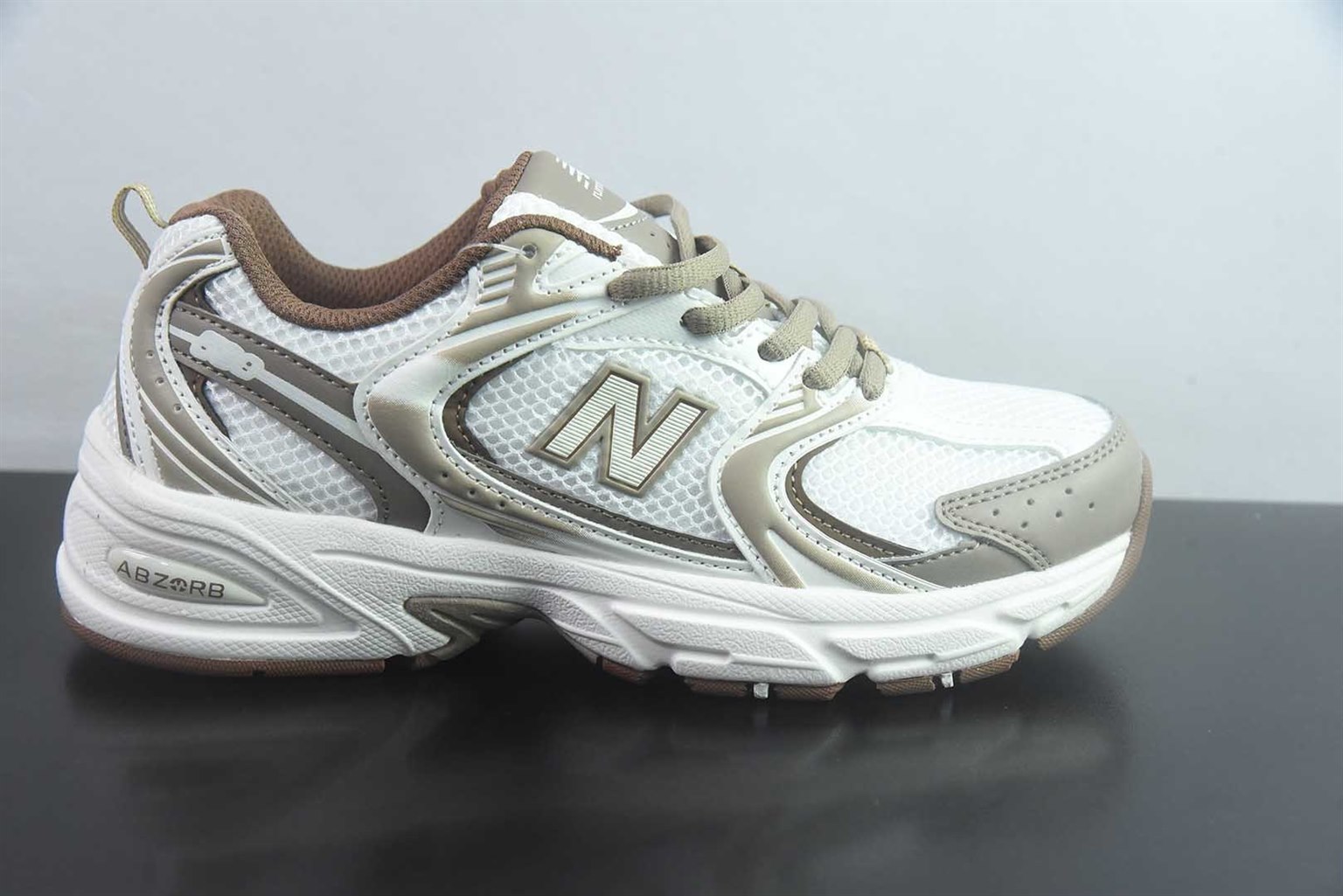 新百伦 New Balance NB530 系列 2011 复古休闲 米白慢跑鞋 纯原版本 货号:U530COB 实拍细节图