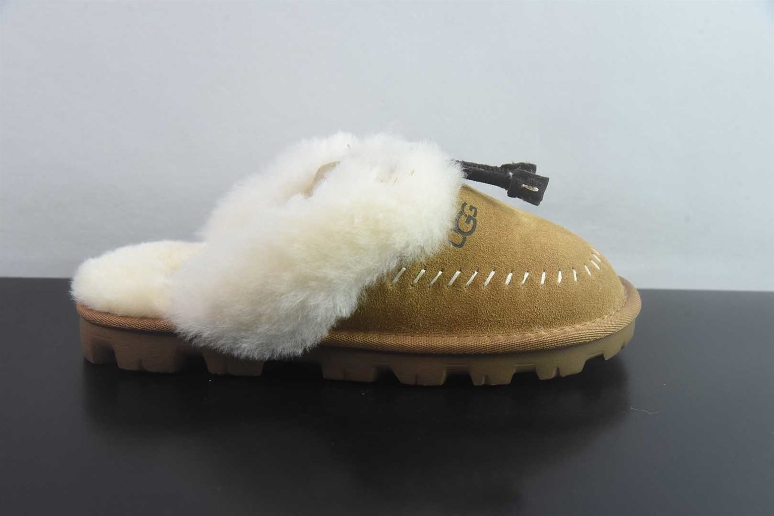UGG Coquette 女子 棕色拖鞋 纯原版本 货号:EAJQ21684839 实拍细节图