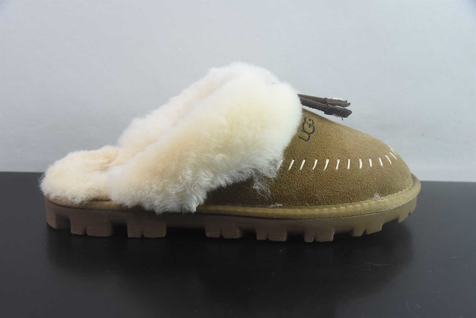 UGG Coquette 女子 棕色拖鞋 纯原版本 货号:EAJQ21684839 实拍细节图