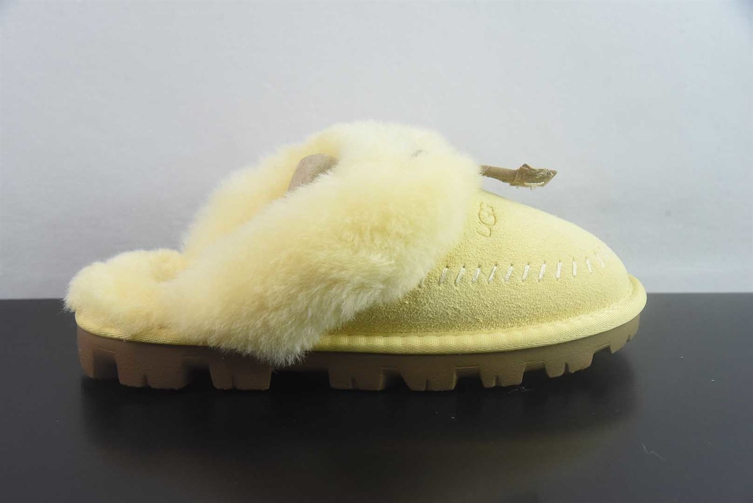 UGG Coquette 女子 黄色拖鞋 纯原版本 货号:EAJQ21684839 实拍细节图