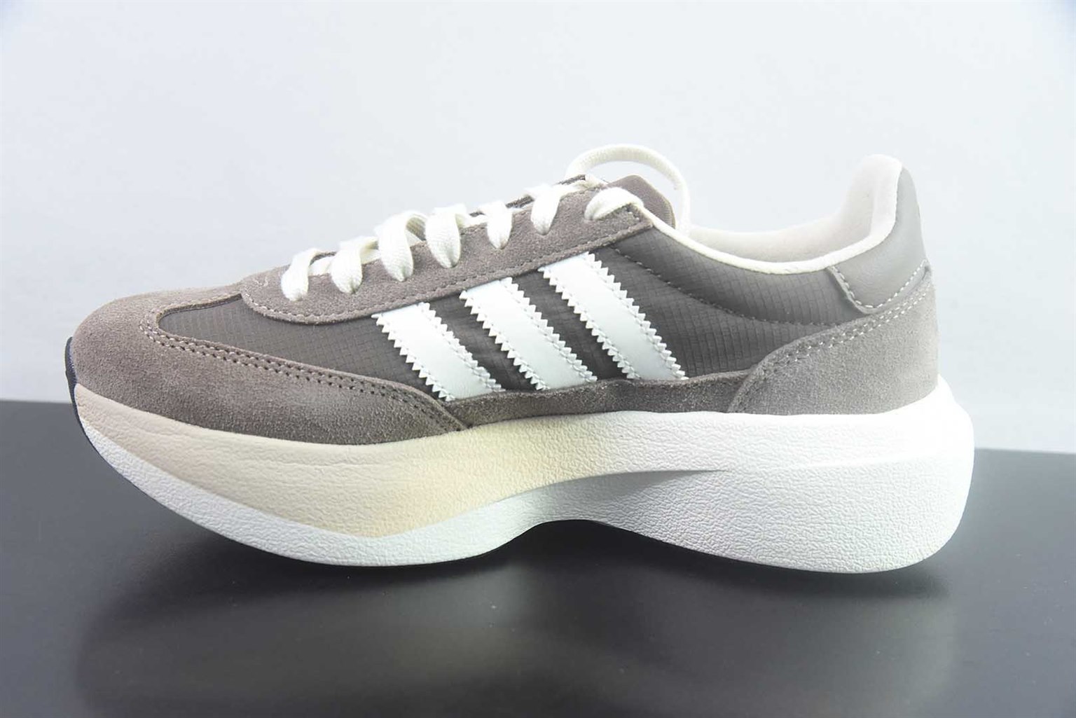 阿迪达斯 Adidas Adizero Pro Evo SL 72 舒适百搭 低帮 休闲 灰色跑步鞋 纯原版本 货号:KK3071 实拍细节图