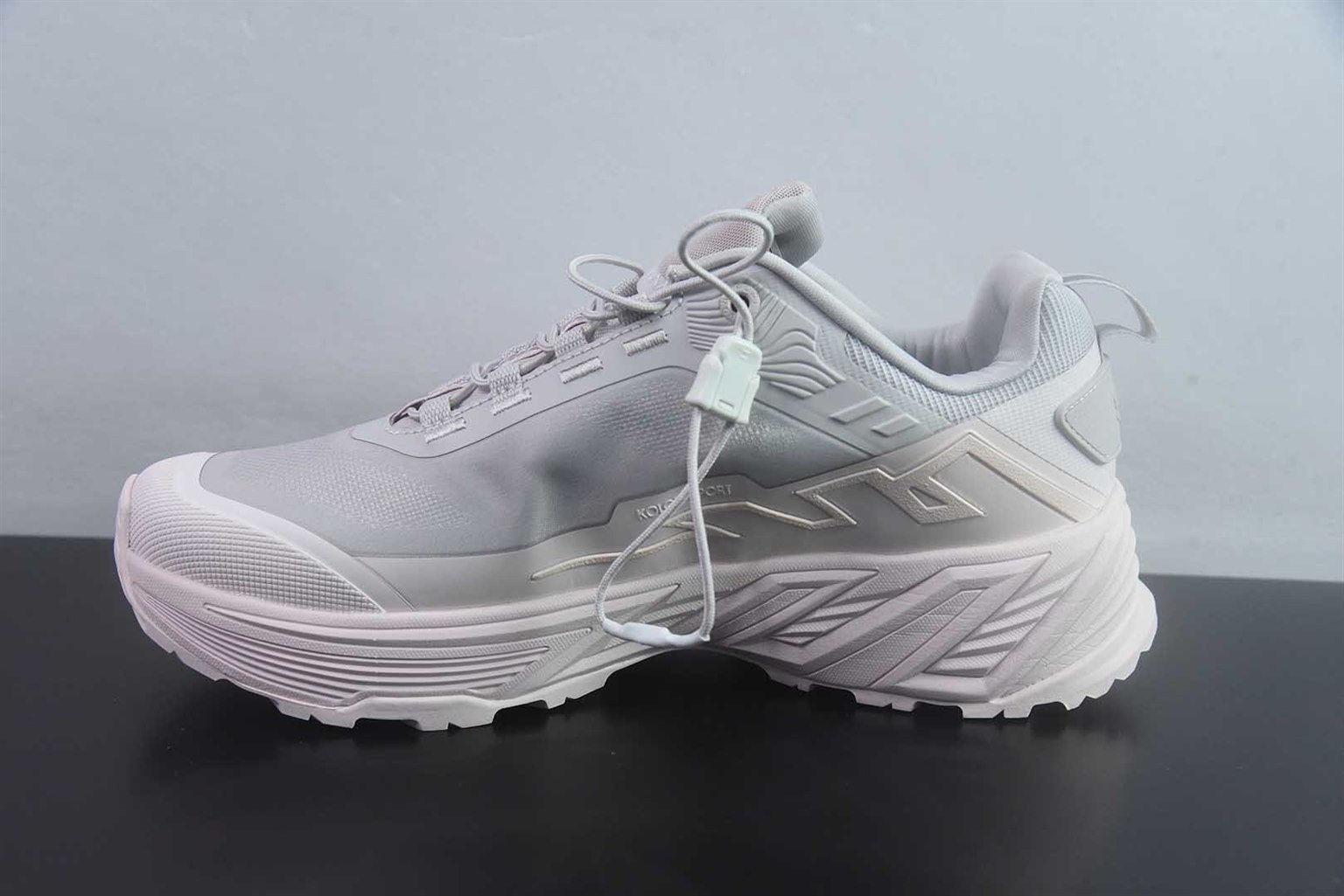 可隆 KOLON SPORT MOVE ALPHA lite 耐磨透气轻便 米白低帮徒步鞋 纯原版本 货号：LUFH5AN038 实拍细节图