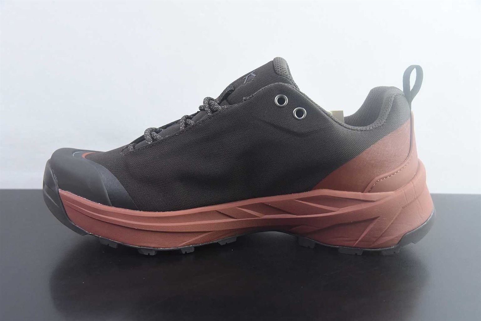 可隆 KOLON SPORT MA APPROACH NL 3.0 黑红低帮徒步鞋 纯原版本 货号:LUFH6WNY04-DN 实拍细节图