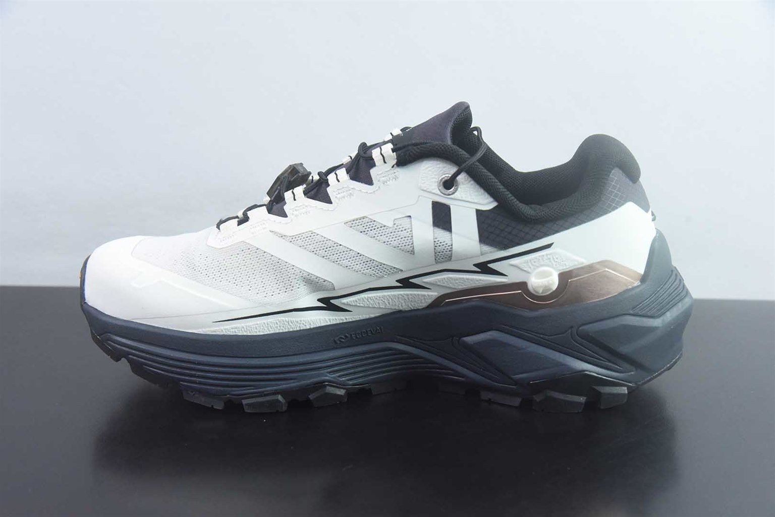 凯乐石 KAILAS FUGA EX3 厚底缓冲徒步跑山网布 TPU 减震防滑透气包裹性抗冲击轻便回弹 低帮 超强抓地力徒步 白蓝跑步鞋 纯原版本 货号:KS2513208 实拍细节图