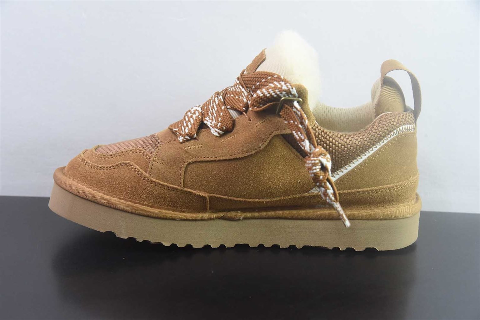 UGG W Lowmel 低帮运动风羊毛鞋 栗色 纯原版本 货号:QAJJ75085437 实拍细节图