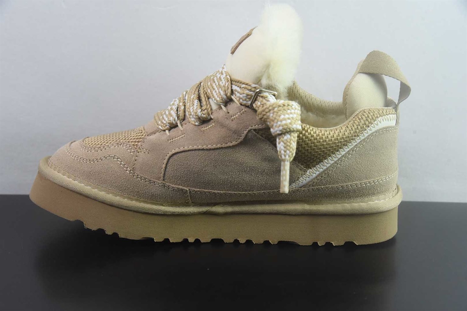 UGG W Lowmel 低帮运动风羊毛鞋 黑灰 纯原版本 货号:QAJJ75085437 实拍细节图