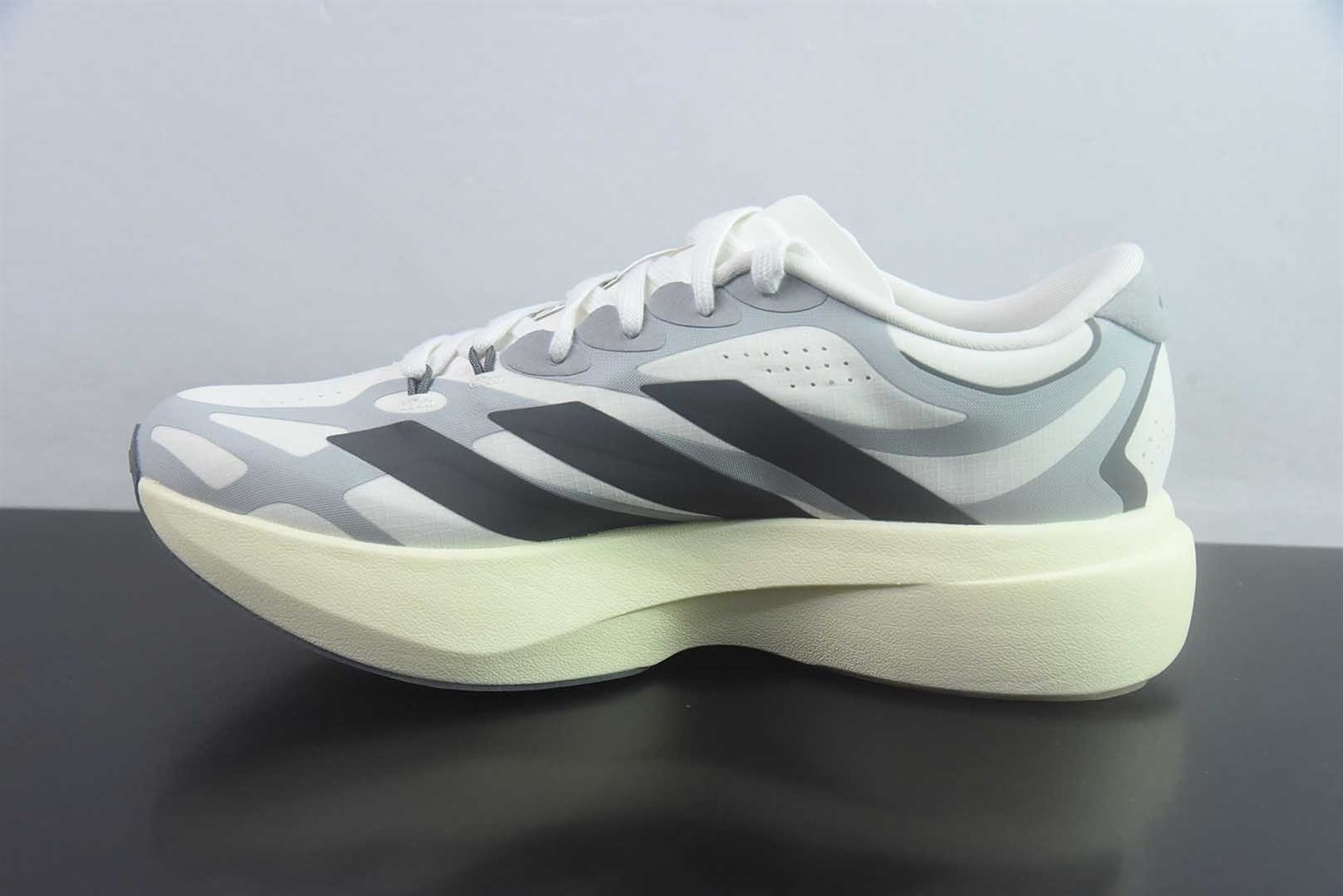 阿迪达斯 Adidas Adizero Evo SL EXO M 舒适百搭 低帮休闲 银灰跑步鞋 纯原版本 货号:KJ0430 实拍细节图