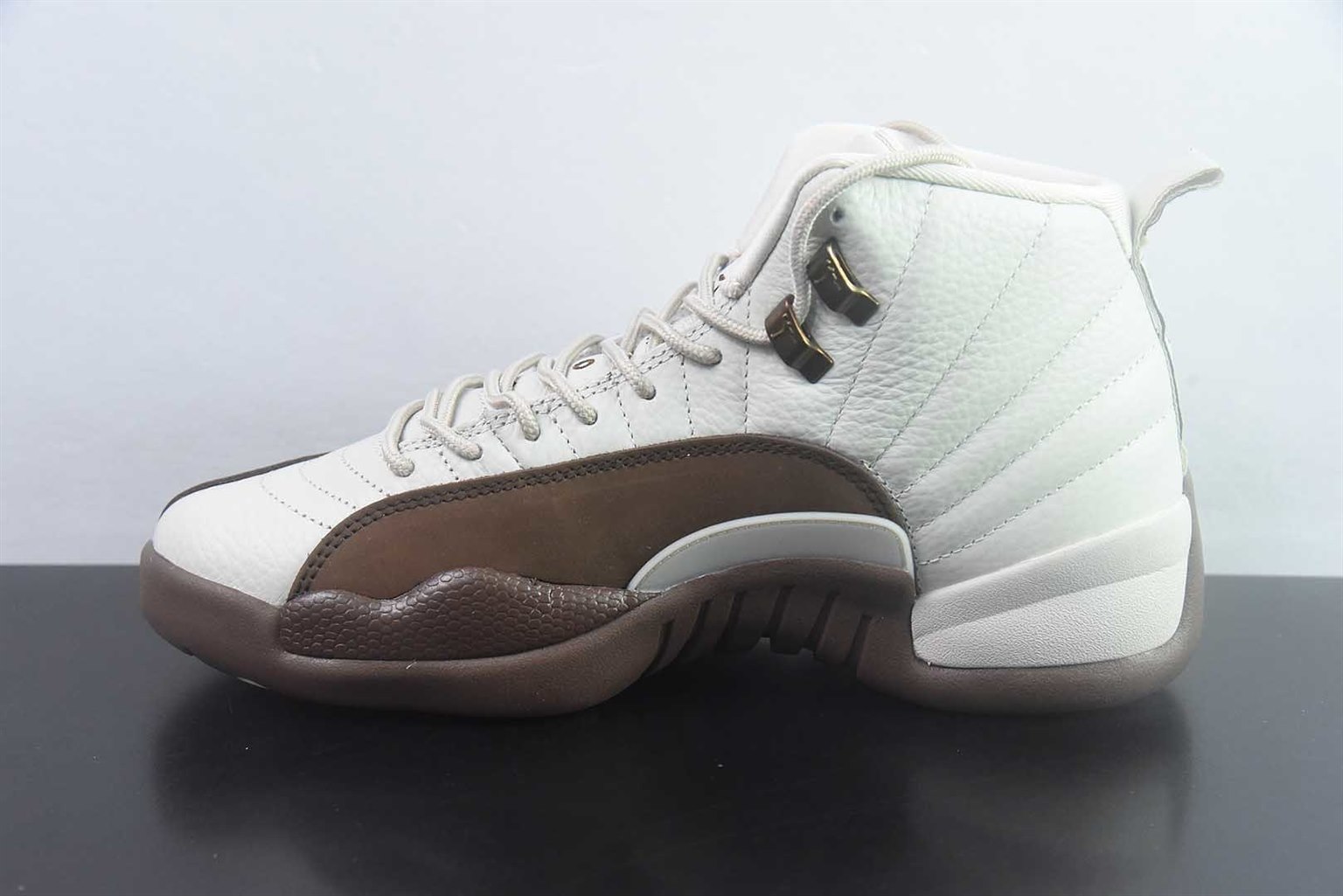 乔丹 Air Jordan 12 Retro Fireside 篝火 米棕低帮篮球鞋 纯原版本 货号：CT8013-105 实拍细节图