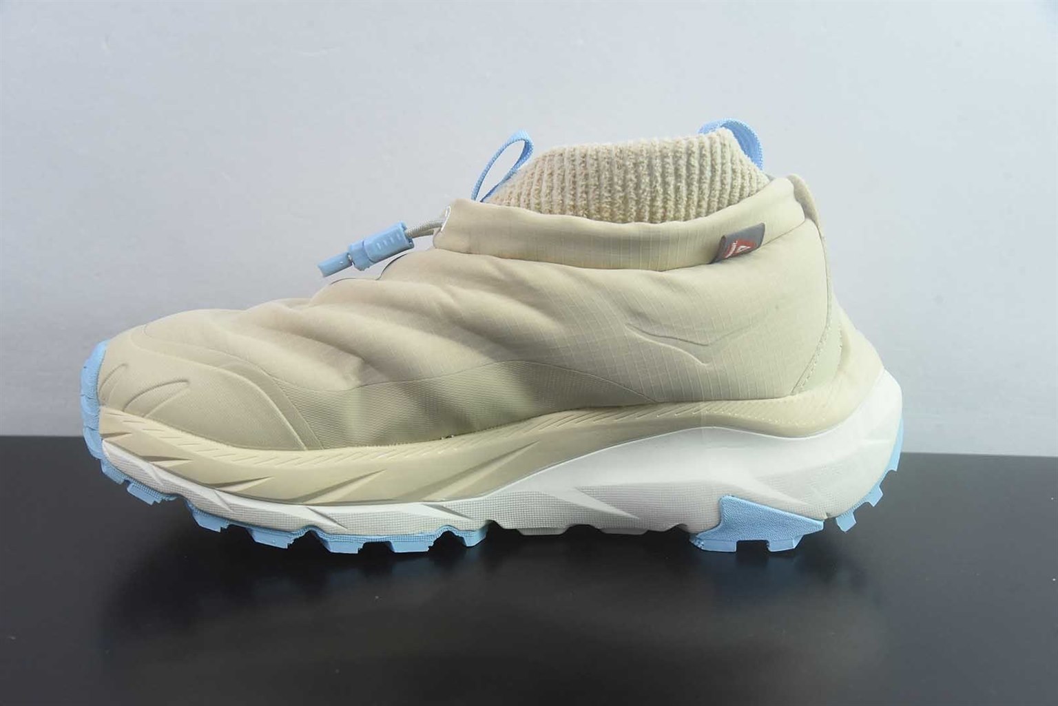 霍伽 HOKA ONE ONE KAHA 2 FROST MOC GTX 卡哈 2 中帮 卡其徒步鞋 纯原版本 货号：1155210-OKD 实拍细节图