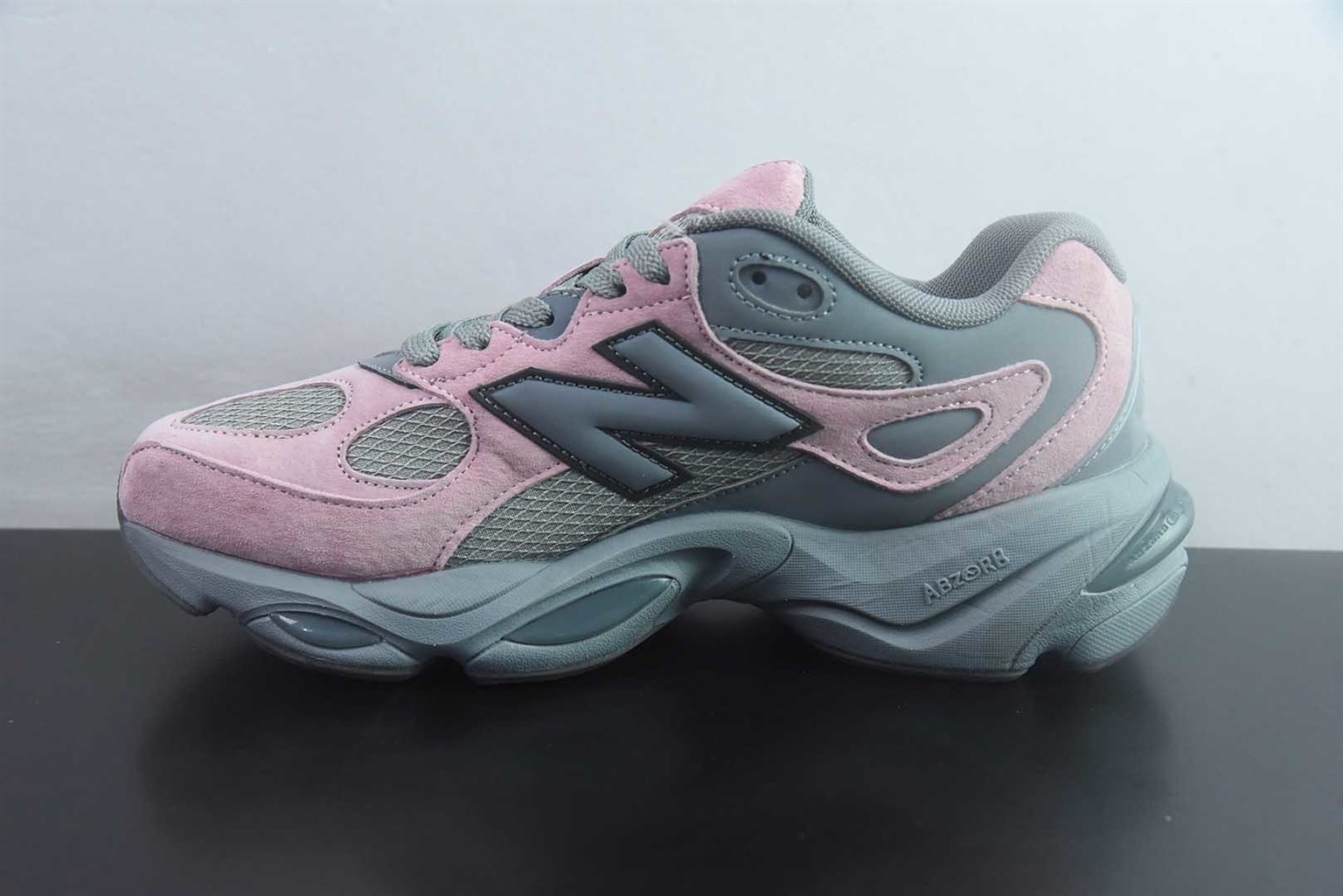 新百伦 New Balance NB983 美式复古 粉灰跑步鞋 纯原版本 货号:U983SO 实拍细节图