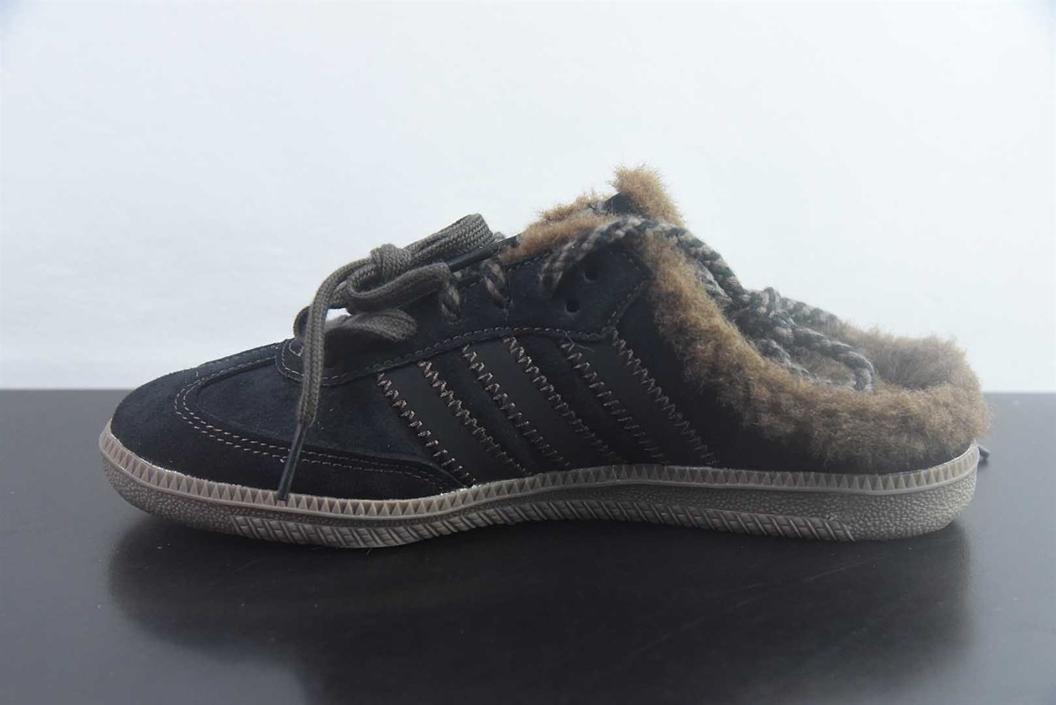 阿迪达斯 Adidas Samba OG Mule 阿迪三叶草休闲加绒一脚蹬半拖 黑棕 纯原版本 货号:HP5054 实拍细节图