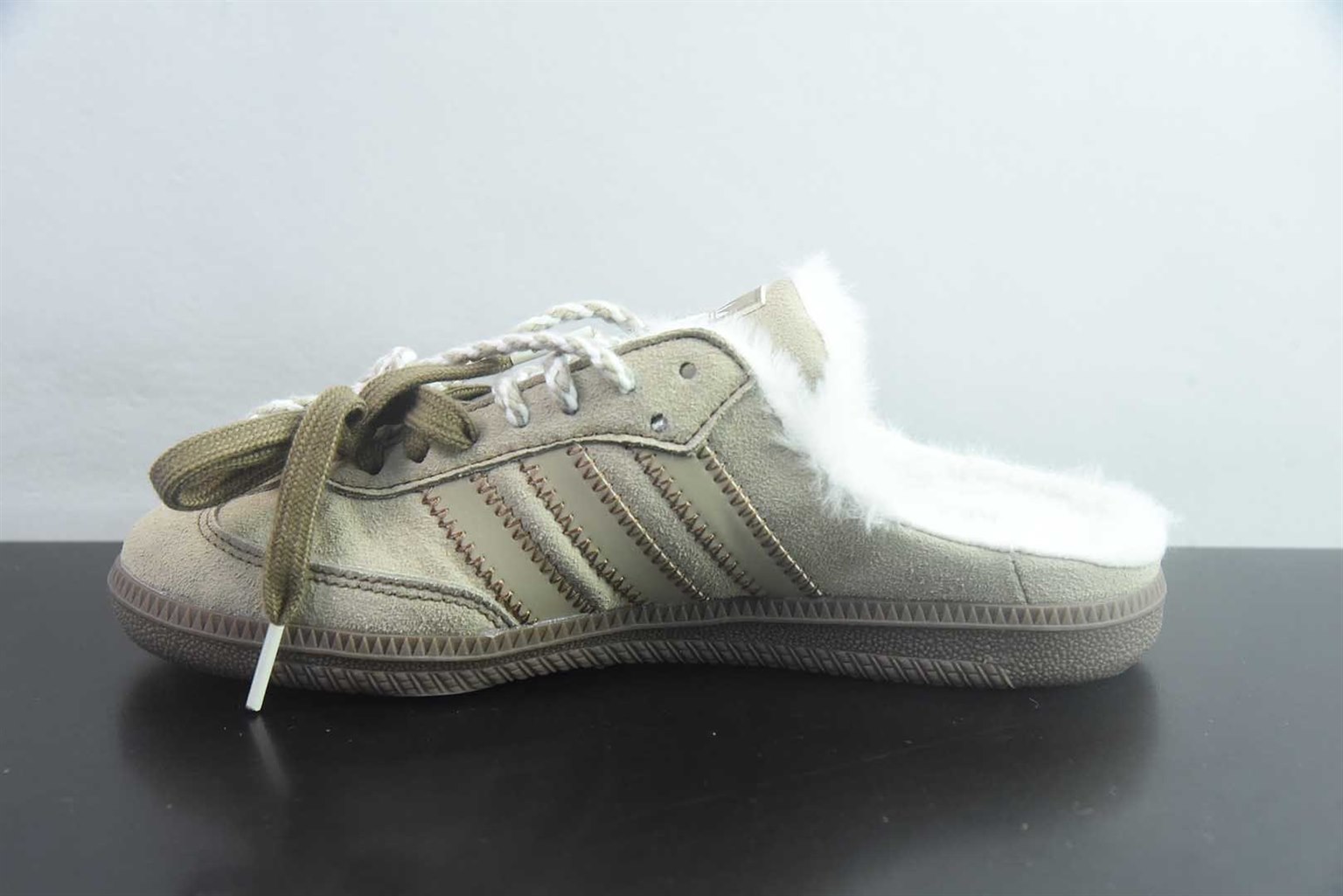 阿迪达斯 Adidas Samba OG Mule 阿迪三叶草休闲加绒一脚蹬半拖 卡其 纯原版本 货号:HP5055 实拍细节图
