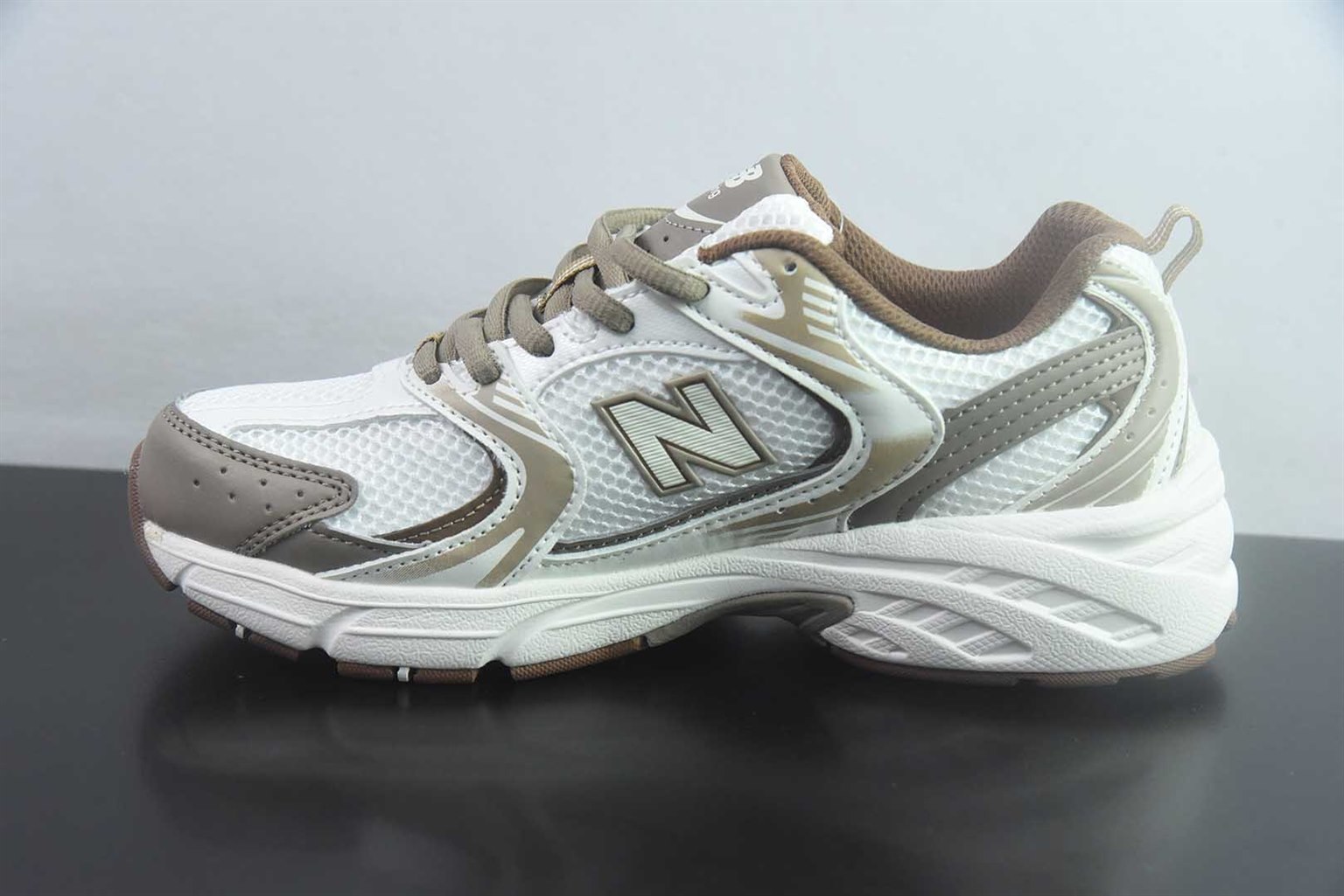 新百伦 New Balance NB530 系列 2011 复古休闲 米白慢跑鞋 纯原版本 货号:U530COB 实拍细节图