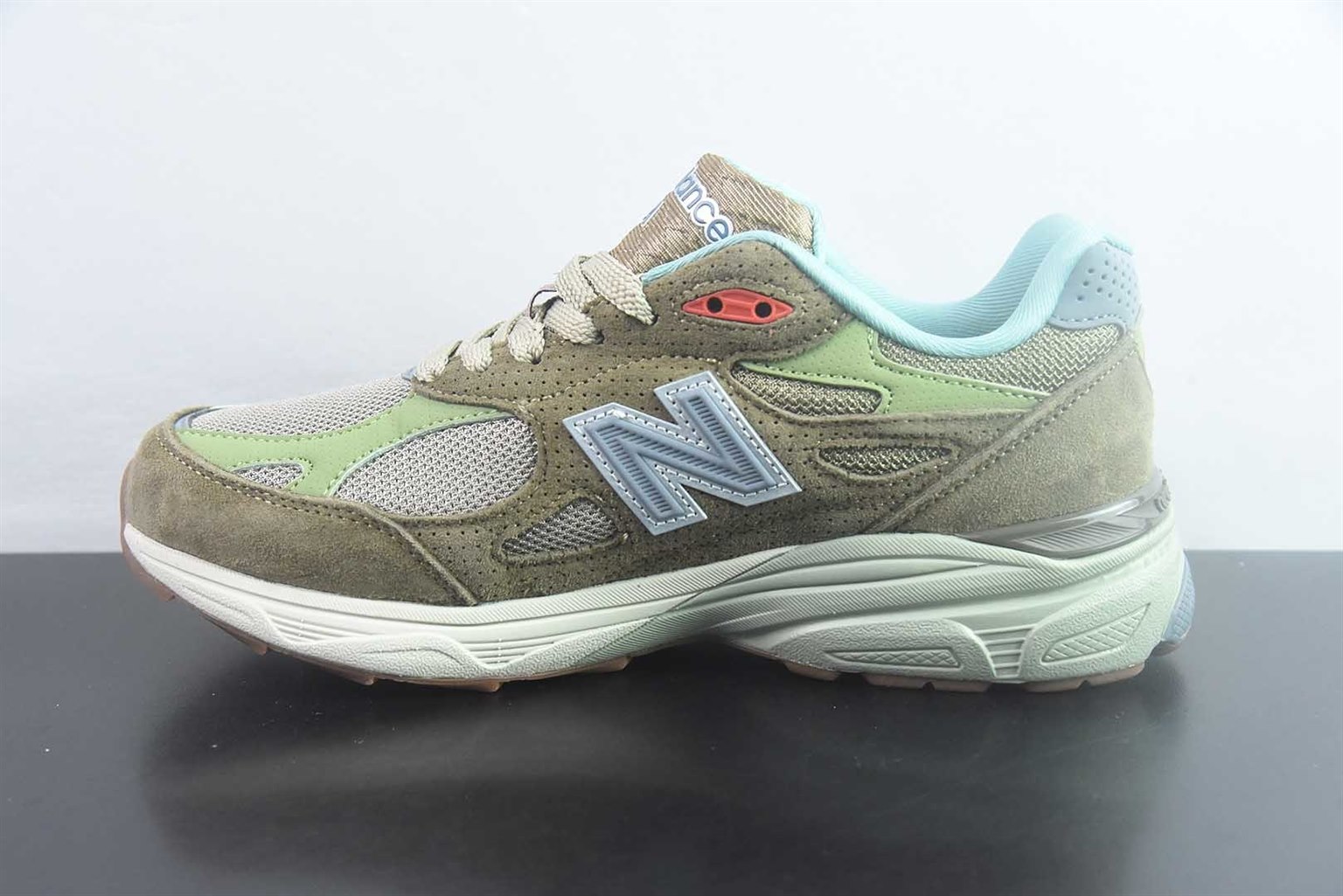 新百伦 New Balance 990v3 x Bodega 联名 复古 棕色跑鞋 纯原版本 货号:M990BD3 实拍细节图