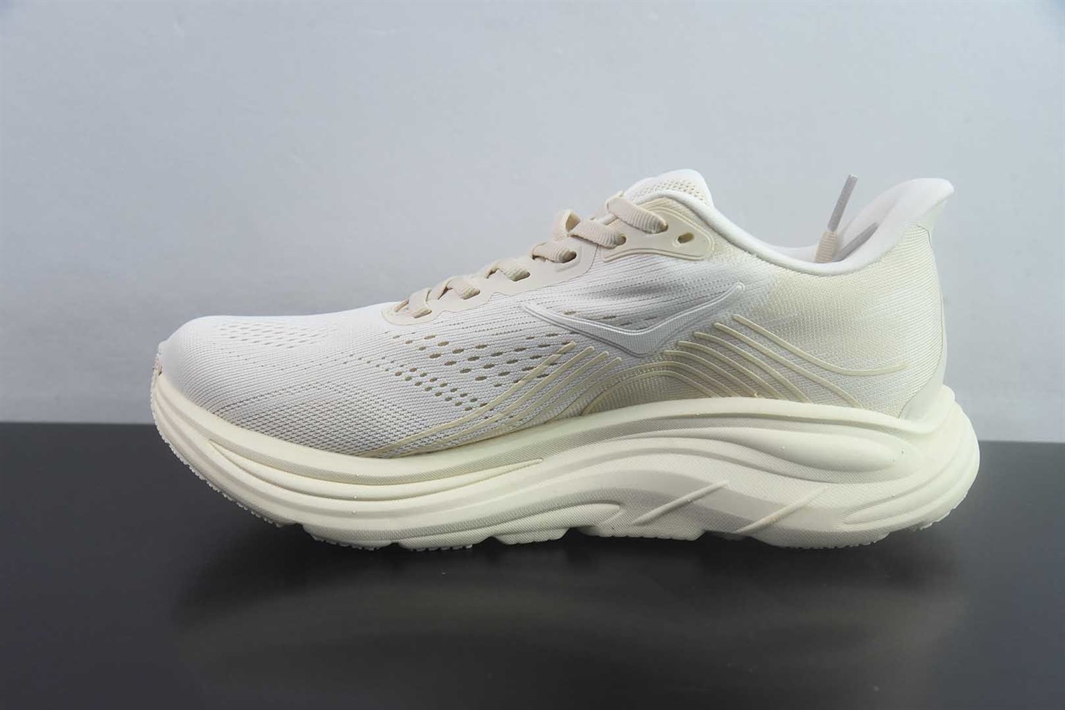 霍伽 HOKA ONE ONE M CLIFTON 11 邦迪九代舒适 低帮休闲 米白跑步鞋 纯原版本 货号:1176573 实拍细节图