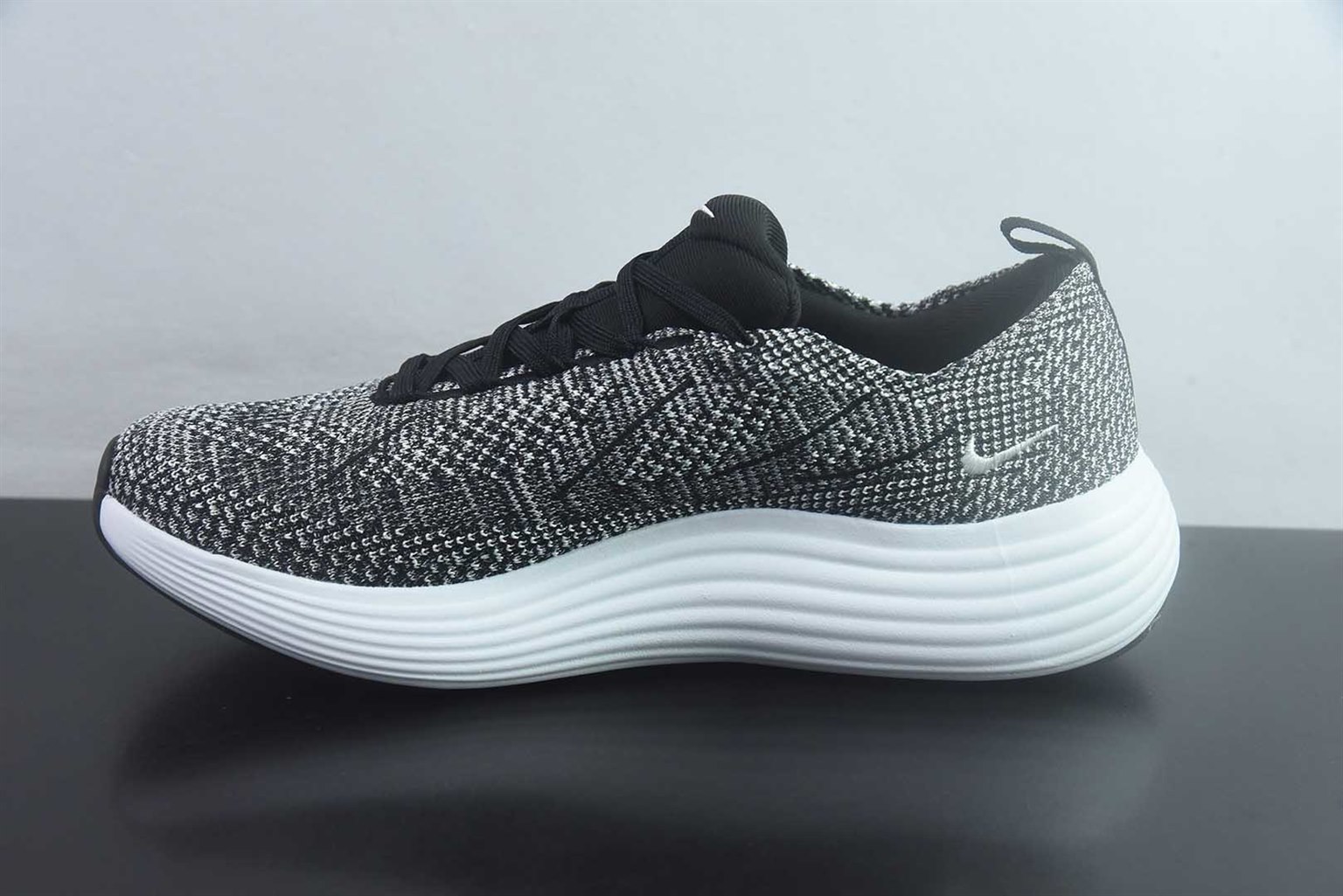 耐克 Nike Structure 26 ReactX 泡棉中底 公路 黑白跑鞋 官方 纯原版本 货号:IV5703-200 实拍细节图