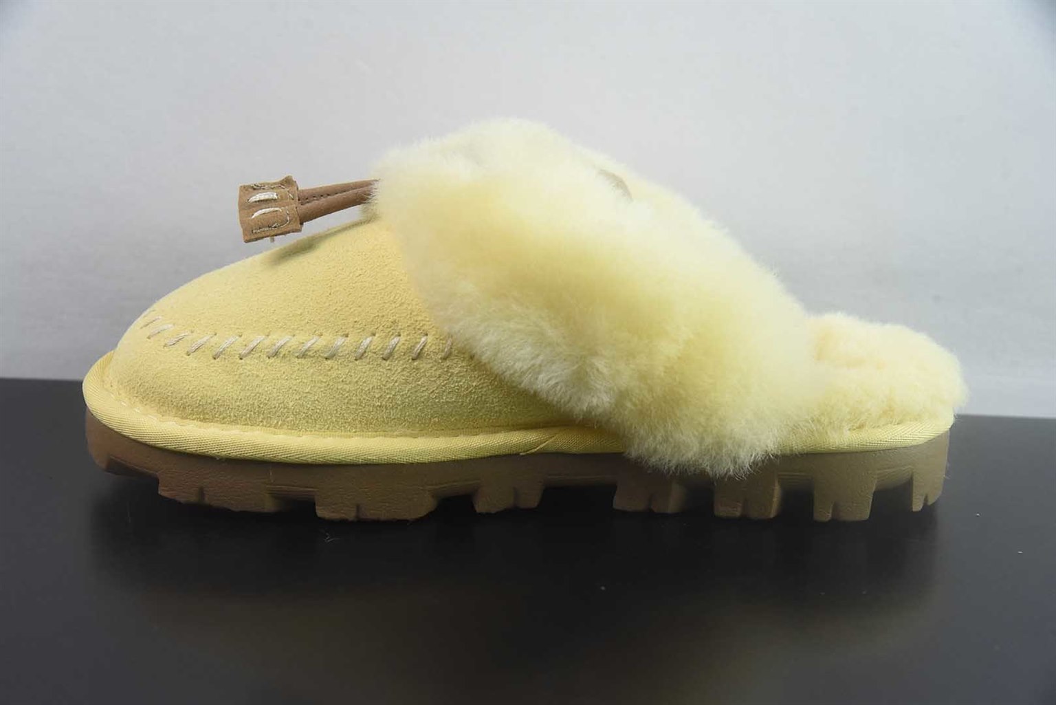 UGG Coquette 女子 黄色拖鞋 纯原版本 货号:EAJQ21684839 实拍细节图
