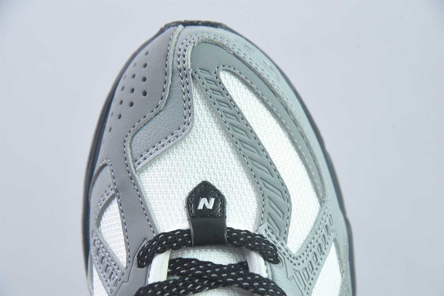 新百伦 New Balance 1906 系列复古老爹风休闲运动 银灰慢跑鞋 纯原版本 货号：U19064W2 实拍细节图