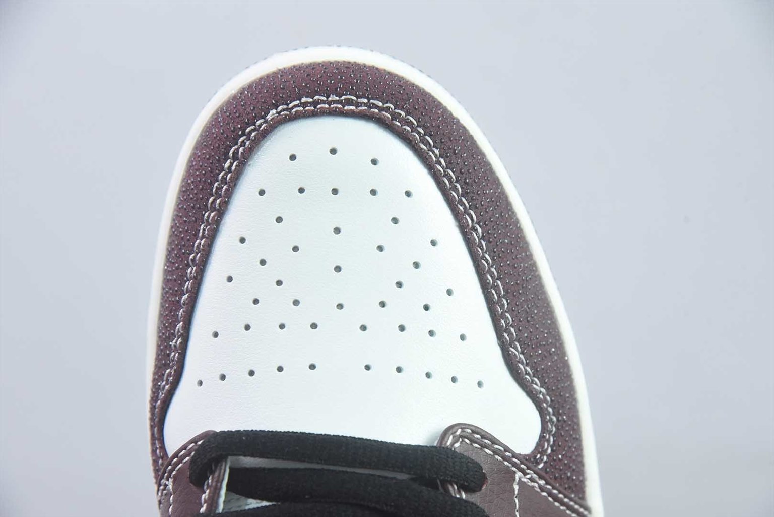 乔丹 Air Jordan 1 Low AJ1 白灰低帮休闲板鞋 纯原版本 货号:IZ5846-101 实拍细节图