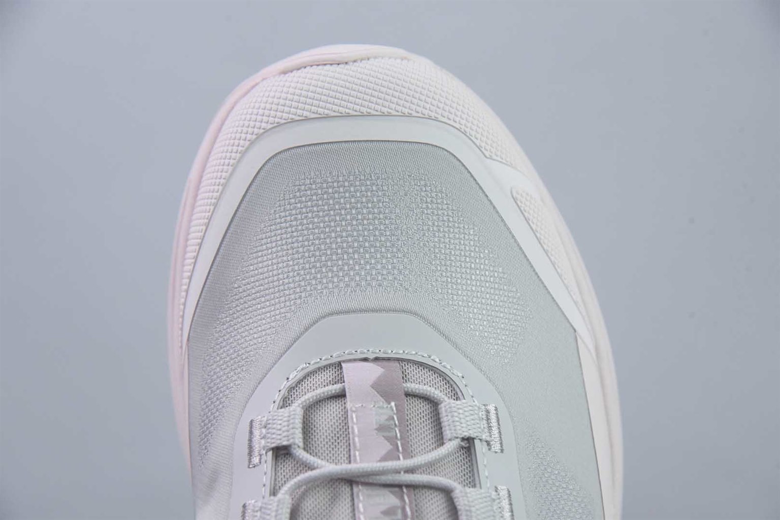 可隆 KOLON SPORT MOVE ALPHA lite 耐磨透气轻便 米白低帮徒步鞋 纯原版本 货号：LUFH5AN038 实拍细节图