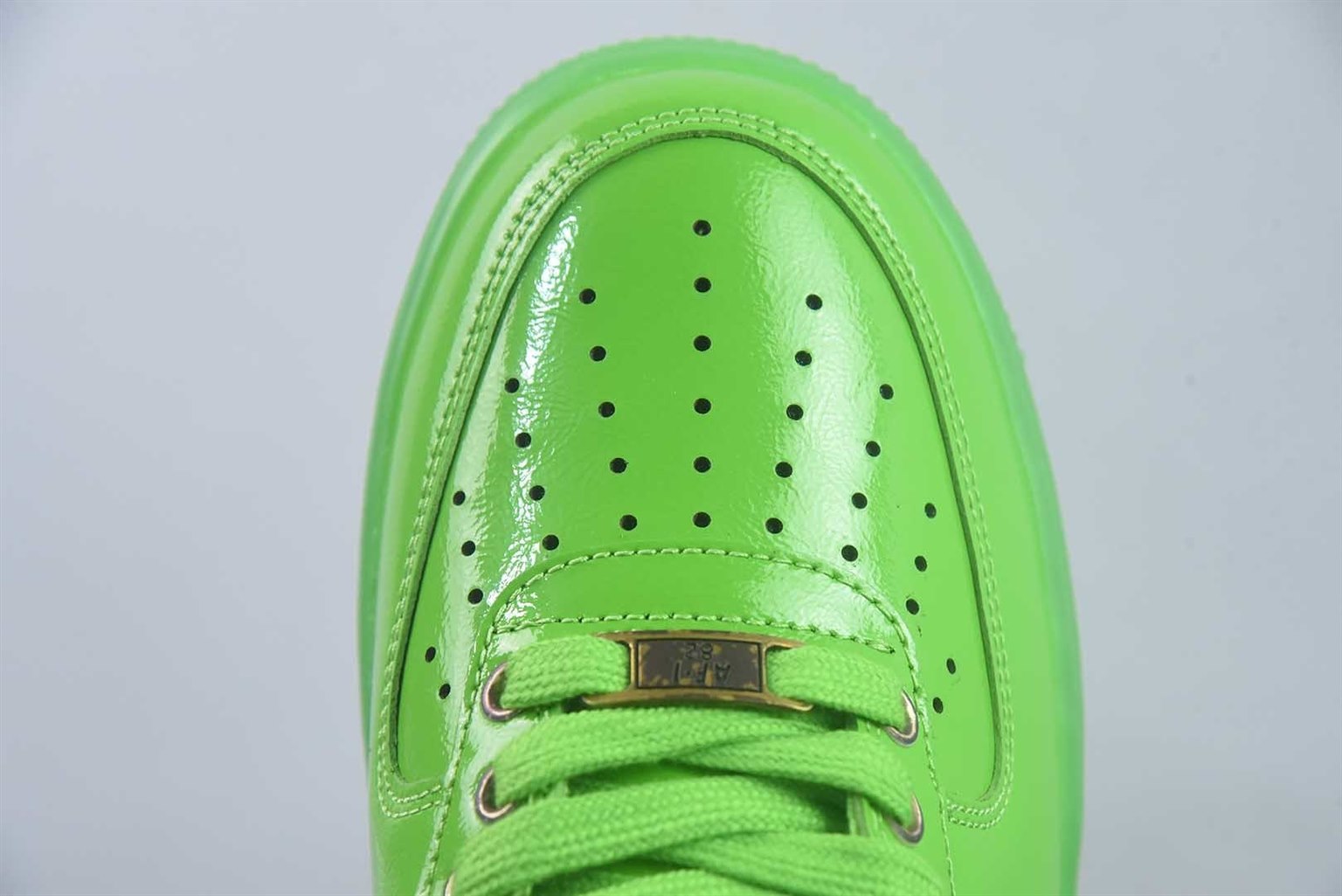 耐克 Nike Air Force 1 07 Low 绿色低帮板鞋 纯原版本 货号:IV6822-399 实拍细节图