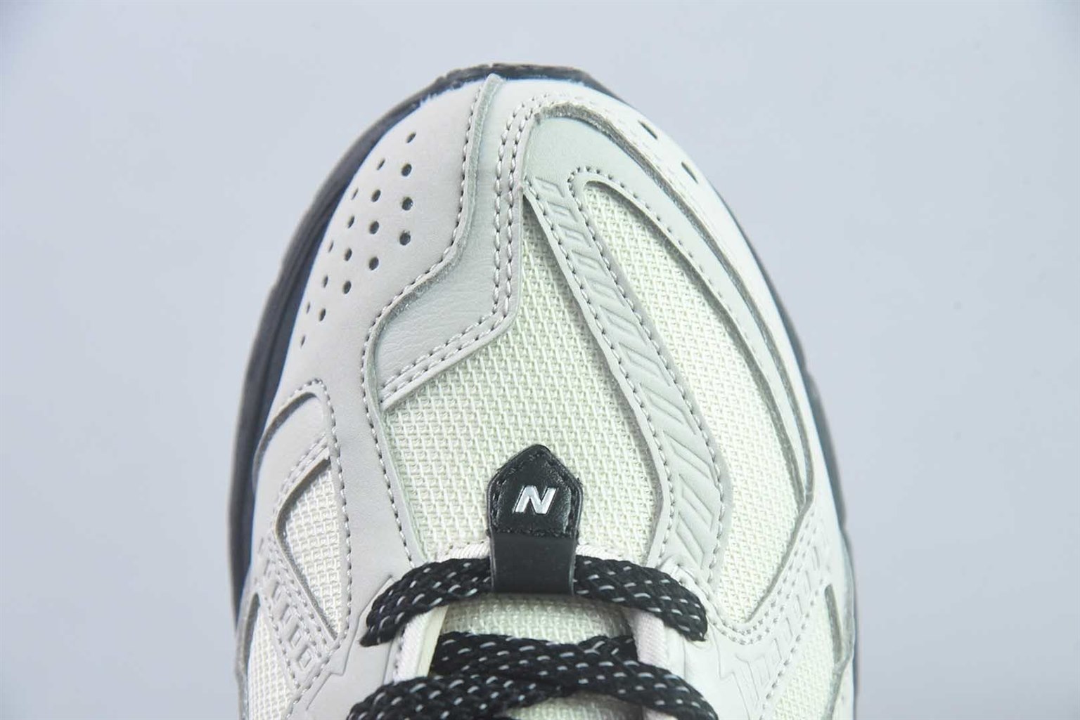 新百伦 New Balance 1906 系列复古老爹风休闲运动 白黑慢跑鞋 纯原版本 货号：U190681D 实拍细节图