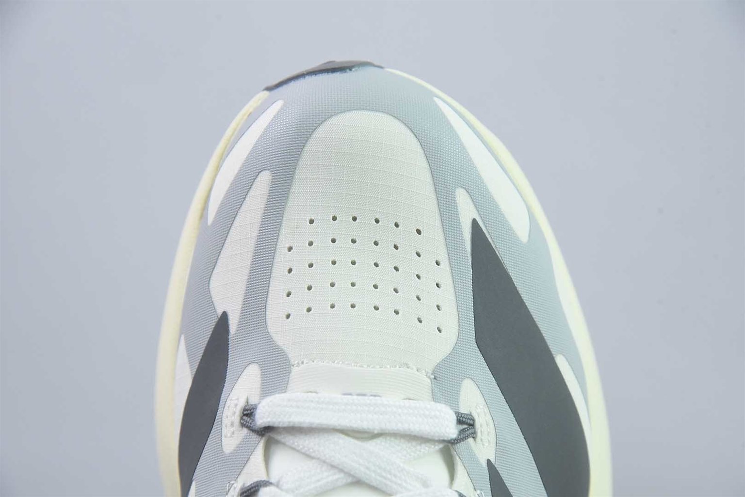 阿迪达斯 Adidas Adizero Evo SL EXO M 舒适百搭 低帮休闲 银灰跑步鞋 纯原版本 货号:KJ0430 实拍细节图