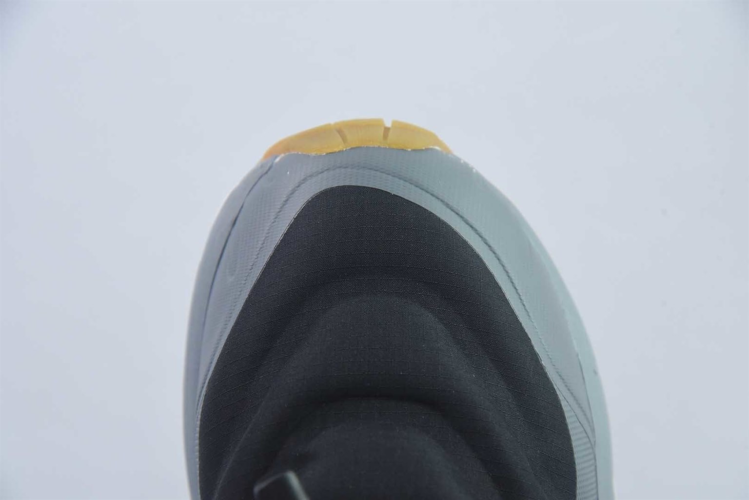 霍伽 HOKA ONE ONE KAHA 2 FROST MOC GTX 卡哈 2 中帮 黑色徒步鞋 纯原版本 货号:1155210-BBLC 实拍细节图