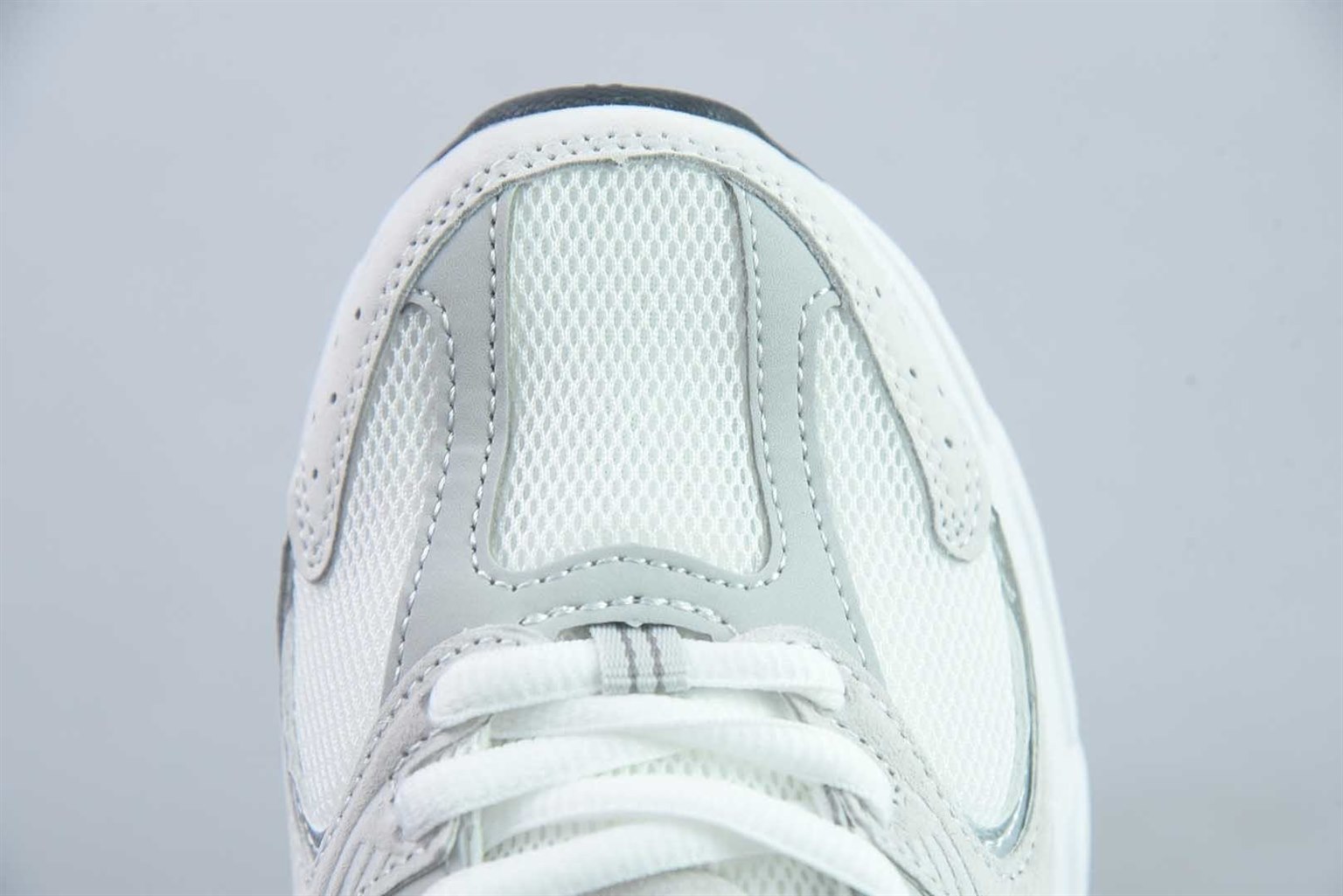 新百伦 New Balance NB530 系列 2011 复古休闲 灰白慢跑鞋 纯原版本 货号:MR530CE 实拍细节图