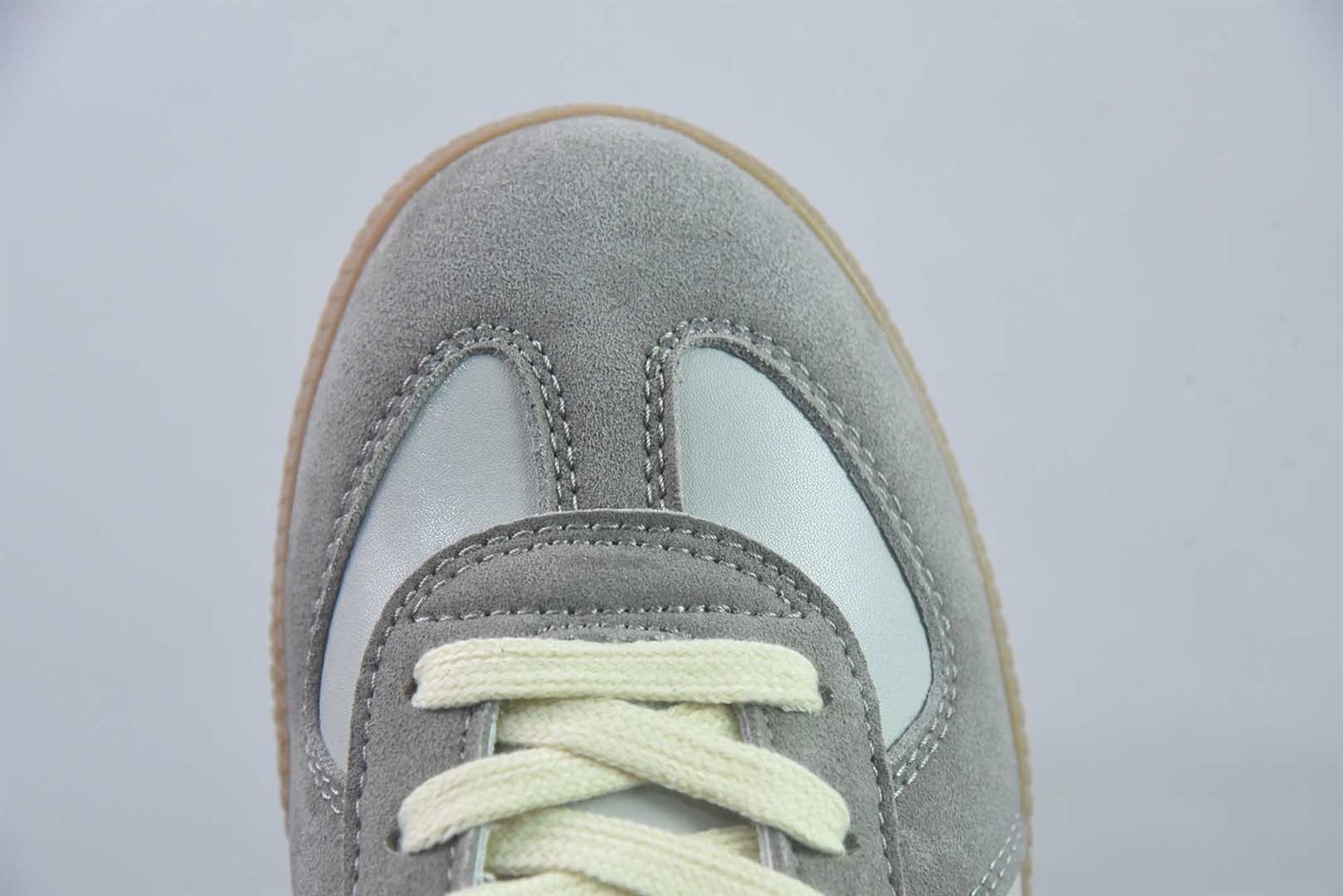 梅森马吉拉 Maison Margiela MM6 网 小 鞋，比利时著名设计师品牌- / 22 Classic Replica Leather Low Sneaker 系列低帮经典绅士德训平底百搭小 红板鞋 纯原版本 货号：SDP25805435 实拍细节图