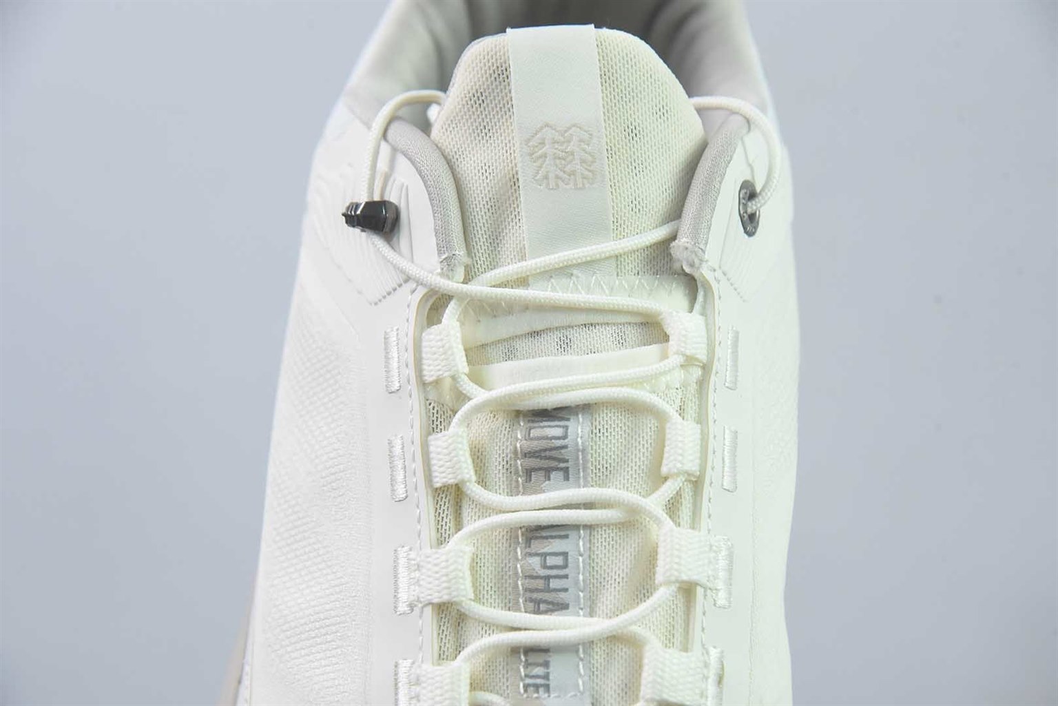 可隆 KOLON SPORT MOVE ALPHA lite 耐磨透气轻便 白色低帮徒步鞋 纯原版本 货号:LUFH6MN040 实拍细节图
