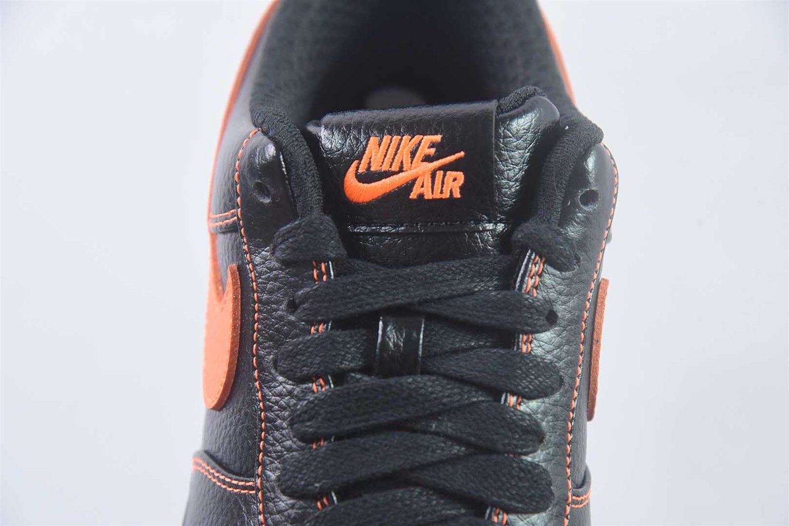 耐克 Nike Air Force 1 Low x VLONE 低帮联名 黑橙板鞋 纯原版本 货号：AA5360-001 实拍细节图