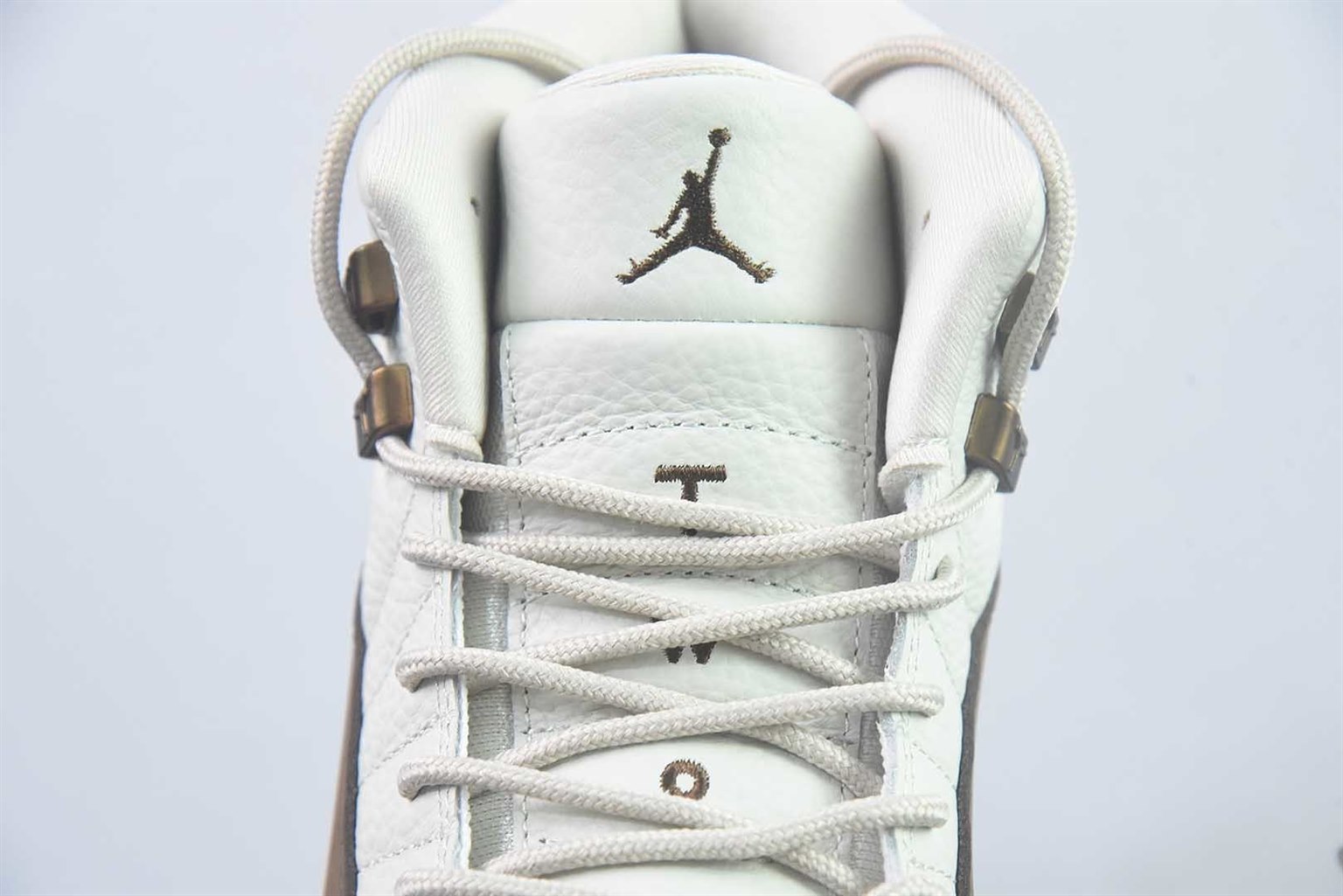 乔丹 Air Jordan 12 Retro Fireside 篝火 米棕低帮篮球鞋 纯原版本 货号：CT8013-105 实拍细节图