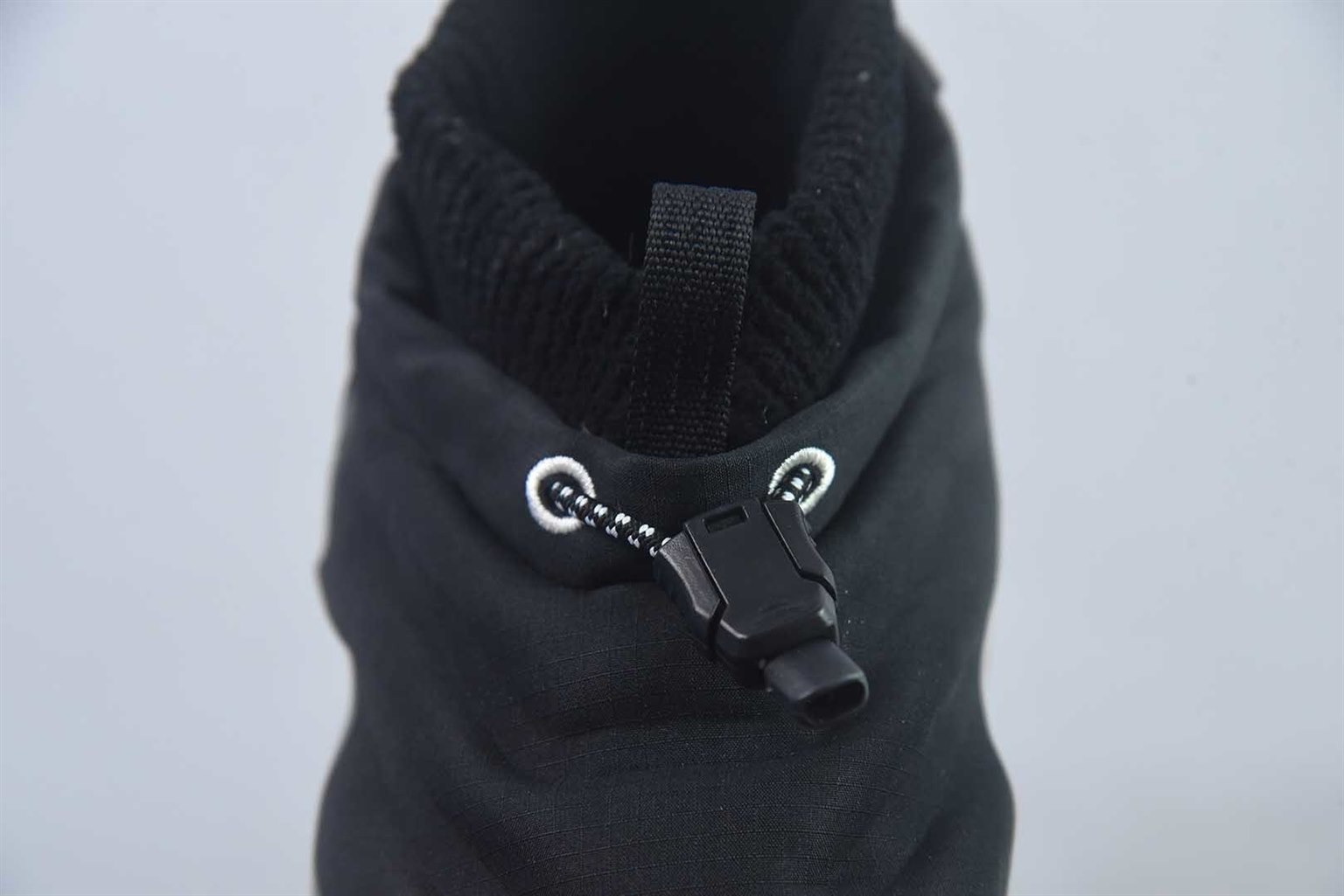 霍伽 HOKA ONE ONE KAHA 2 FROST MOC GTX 卡哈 2 中帮 黑色徒步鞋 纯原版本 货号:1155210-BBLC 实拍细节图