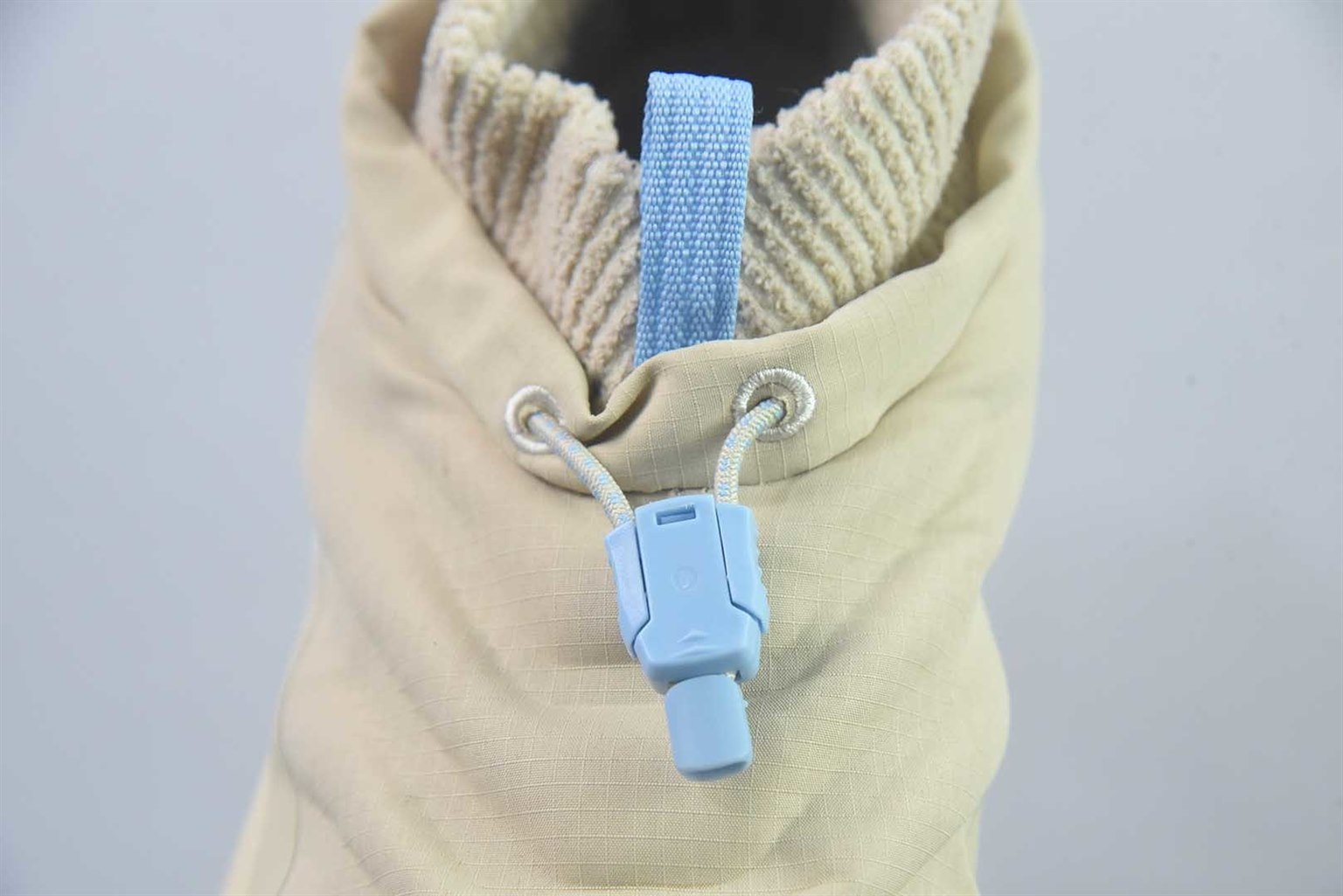 霍伽 HOKA ONE ONE KAHA 2 FROST MOC GTX 卡哈 2 中帮 卡其徒步鞋 纯原版本 货号：1155210-OKD 实拍细节图