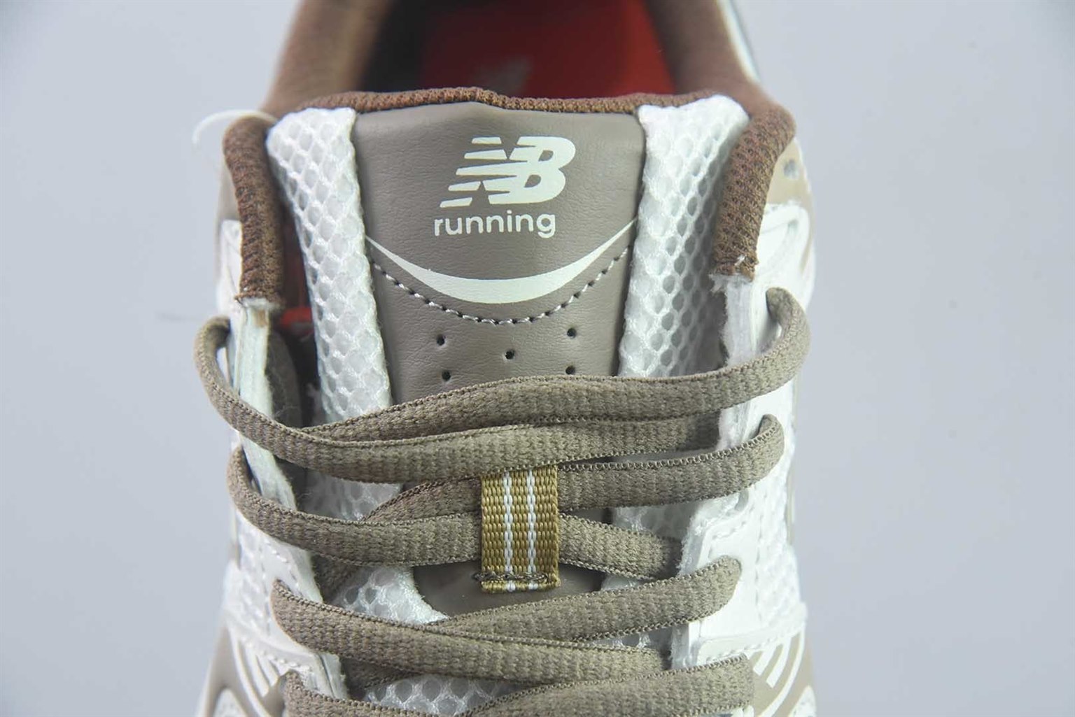 新百伦 New Balance NB530 系列 2011 复古休闲 米白慢跑鞋 纯原版本 货号:U530COB 实拍细节图