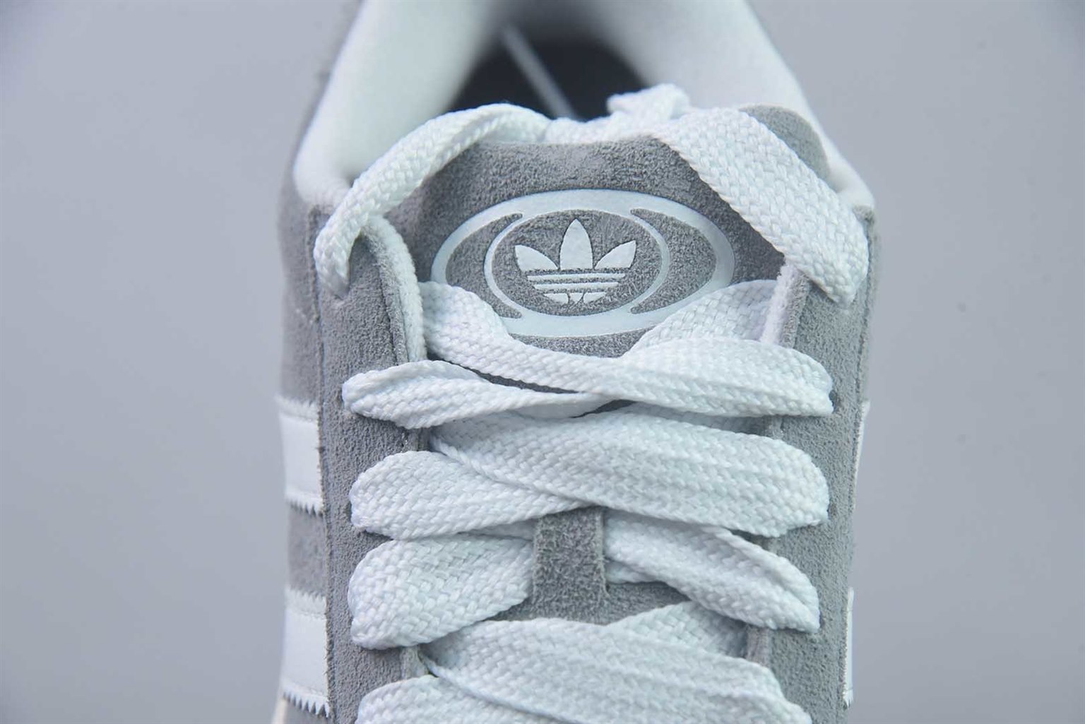 阿迪达斯 Adidas Originals Campus 00s 明星款学院系列面包风复古休闲运动 灰白板鞋 纯原版本 货号:HQ8707 实拍细节图
