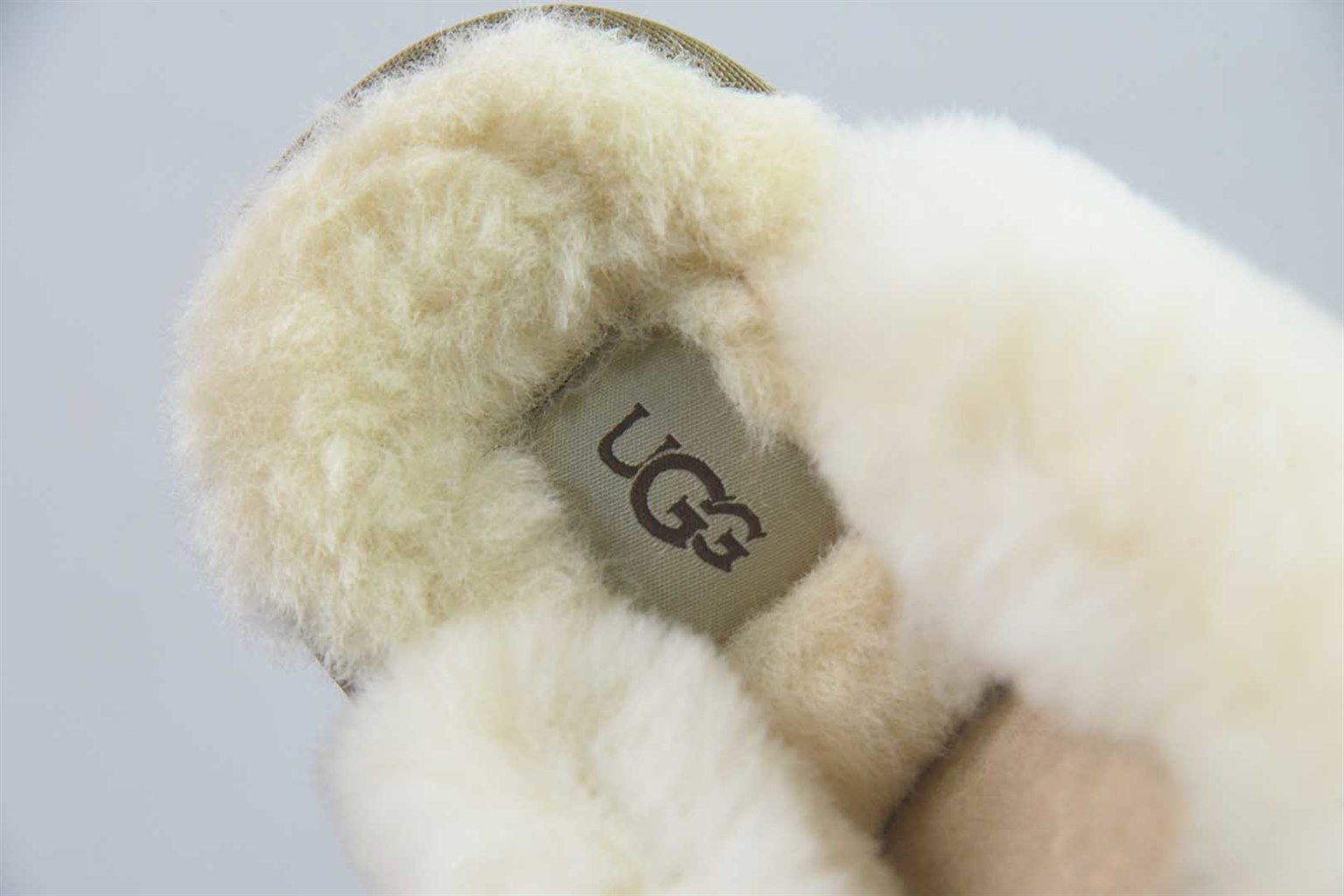 UGG Coquette 女子 棕色拖鞋 纯原版本 货号:EAJQ21684839 实拍细节图