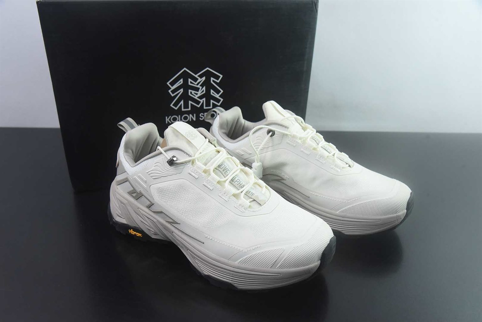 可隆 KOLON SPORT MOVE ALPHA lite 耐磨透气轻便 白色低帮徒步鞋 纯原版本 货号:LUFH6MN040 主图