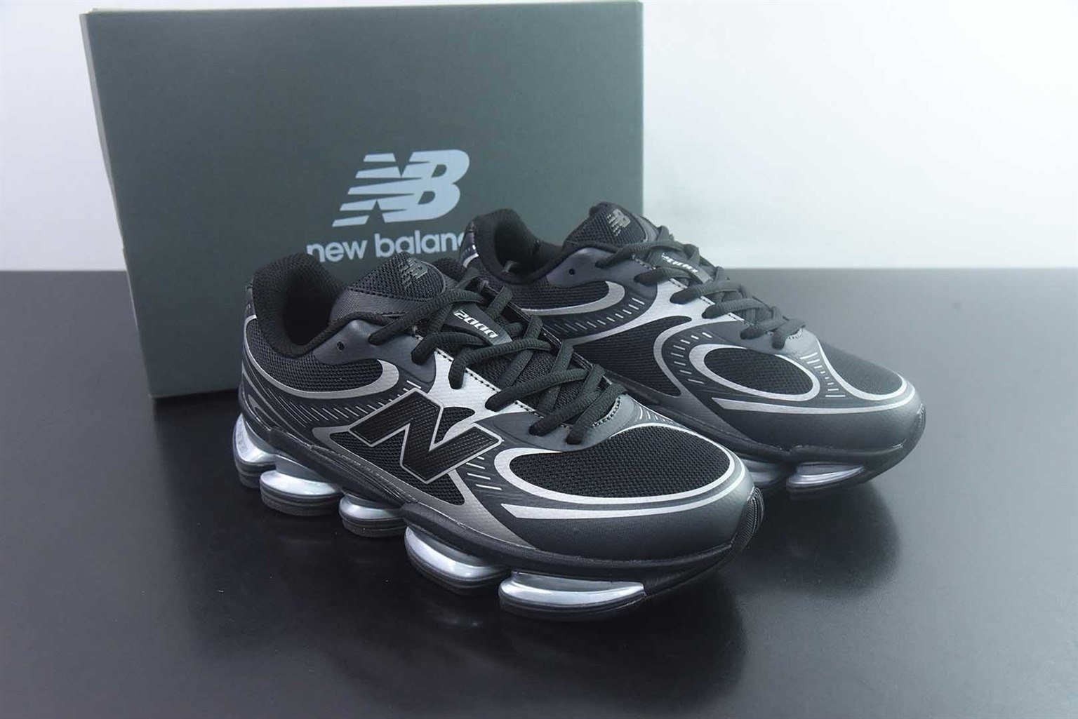 新百伦 New Balance NB2000 舒适百搭 低帮 休闲 黑灰跑步鞋 纯原版本 货号：U20008LL 主图