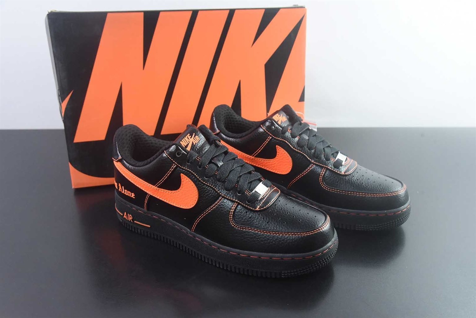耐克 Nike Air Force 1 Low x VLONE 低帮联名 黑橙板鞋 纯原版本 货号：AA5360-001 主图