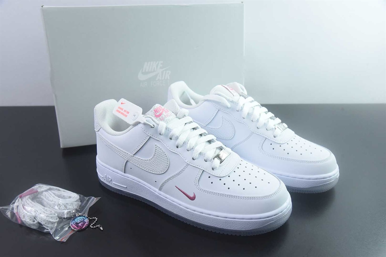 耐克 Nike Air Force 1 Low White Lotus 白粉低帮板鞋 纯原版本 货号：IV4453-100 主图