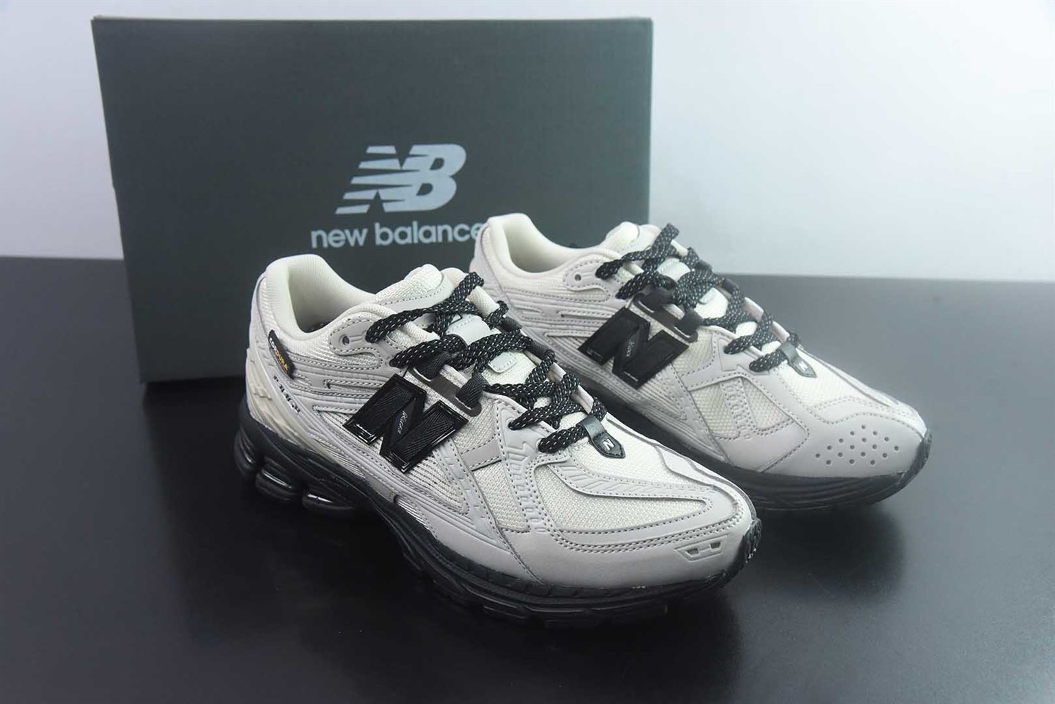 新百伦 New Balance 1906 系列复古老爹风休闲运动 白黑慢跑鞋 纯原版本 货号：U190681D 主图