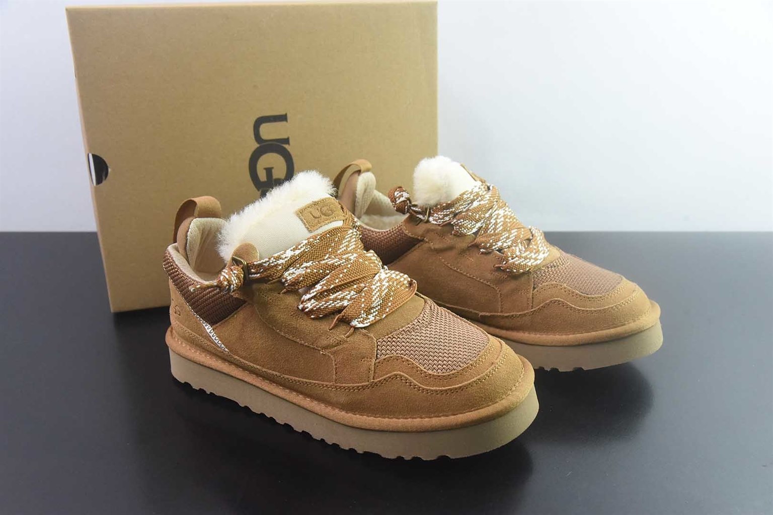 UGG W Lowmel 低帮运动风羊毛鞋 栗色 纯原版本 货号:QAJJ75085437 主图