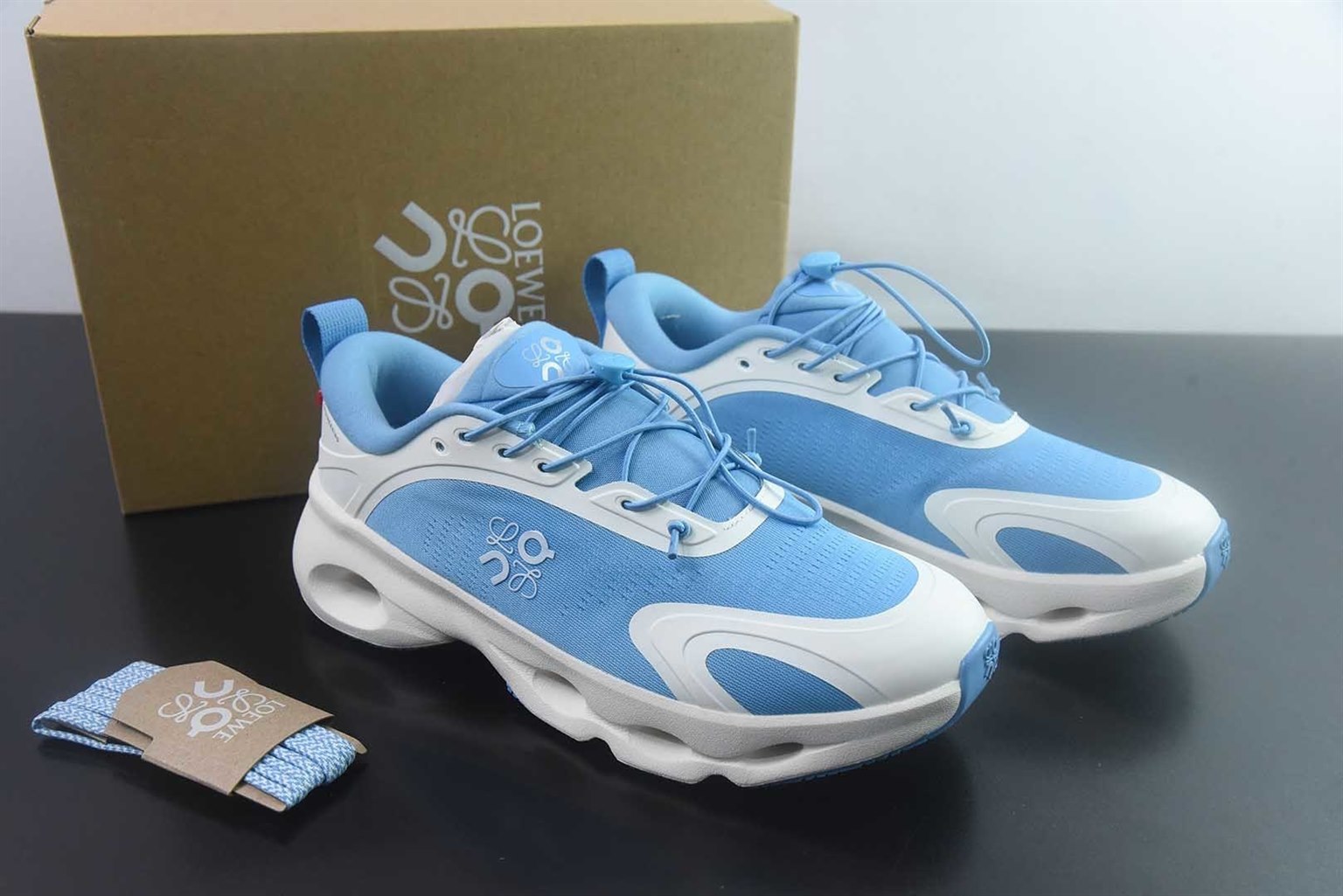 昂跑 ON LOEWE 罗意威 x 联名款 Cloudsolo 系列 白蓝 纯原版本 货号：3MF30660553 主图