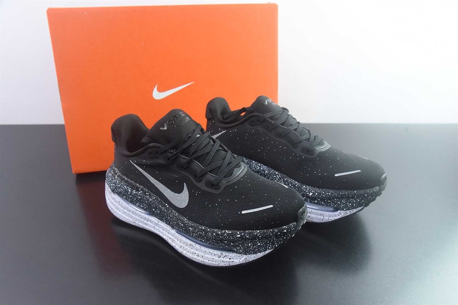 耐克 Nike Air Zoom Vomero Premium 厚底气垫 黑白跑鞋 纯原版本 货号:IU2827-001 主图