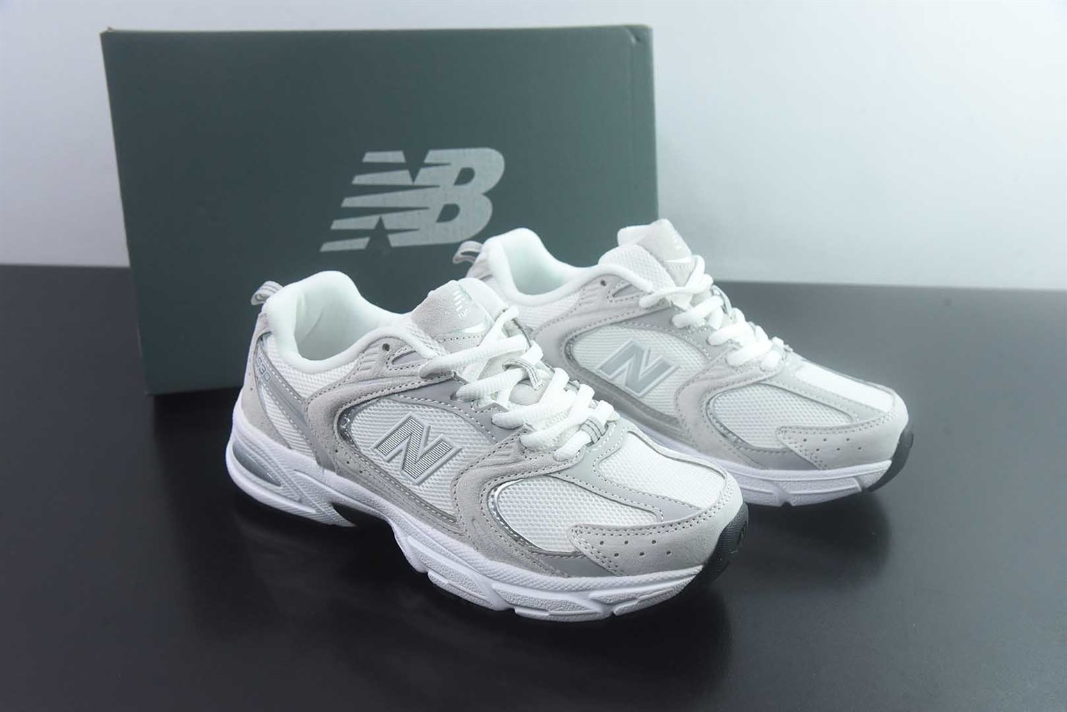 新百伦 New Balance NB530 系列 2011 复古休闲 灰白慢跑鞋 纯原版本 货号:MR530CE 主图