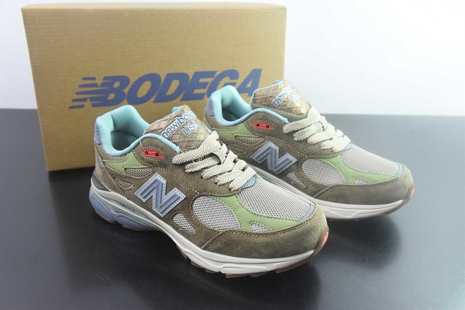 新百伦 New Balance 990v3 x Bodega 联名 复古 棕色跑鞋 纯原版本 货号:M990BD3 主图